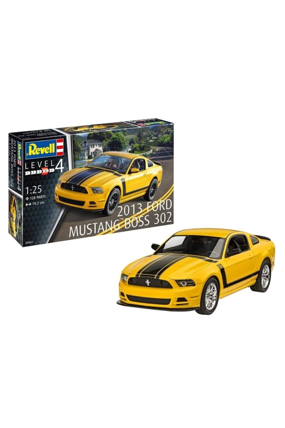 REVELL Yılın Ilk Fırsatları - 2013 Mustang Boss 302 Model Araba - ™ Beyaz At®