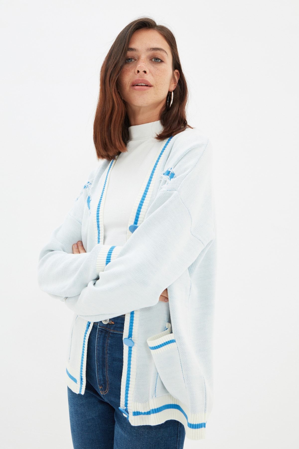 TRENDYOLMİLLA Ekru Oversize Triko Hırka TWOAW22HI0730