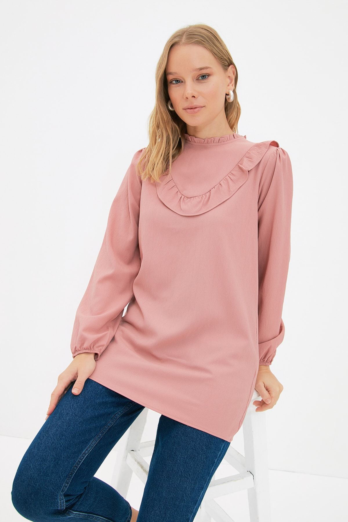Trendyol Modest Gül Kurusu Dik Yaka Fırfır Detaylı Tunik TCTAW22UK0224