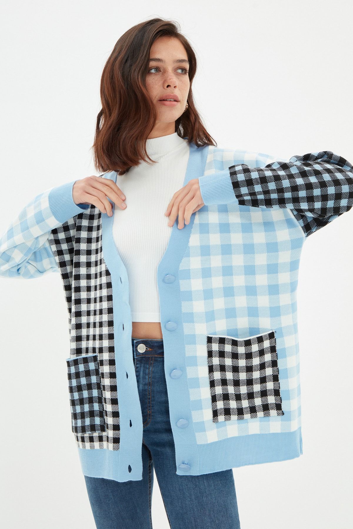 TRENDYOLMİLLA Açık Mavi Kare Jakarlı Oversize Triko Hırka TWOAW22HI1135