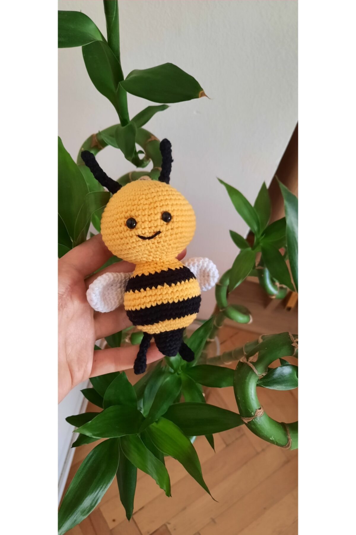 AngelKids's El Örgüsü Amigurumi Sevimli Minik Arı