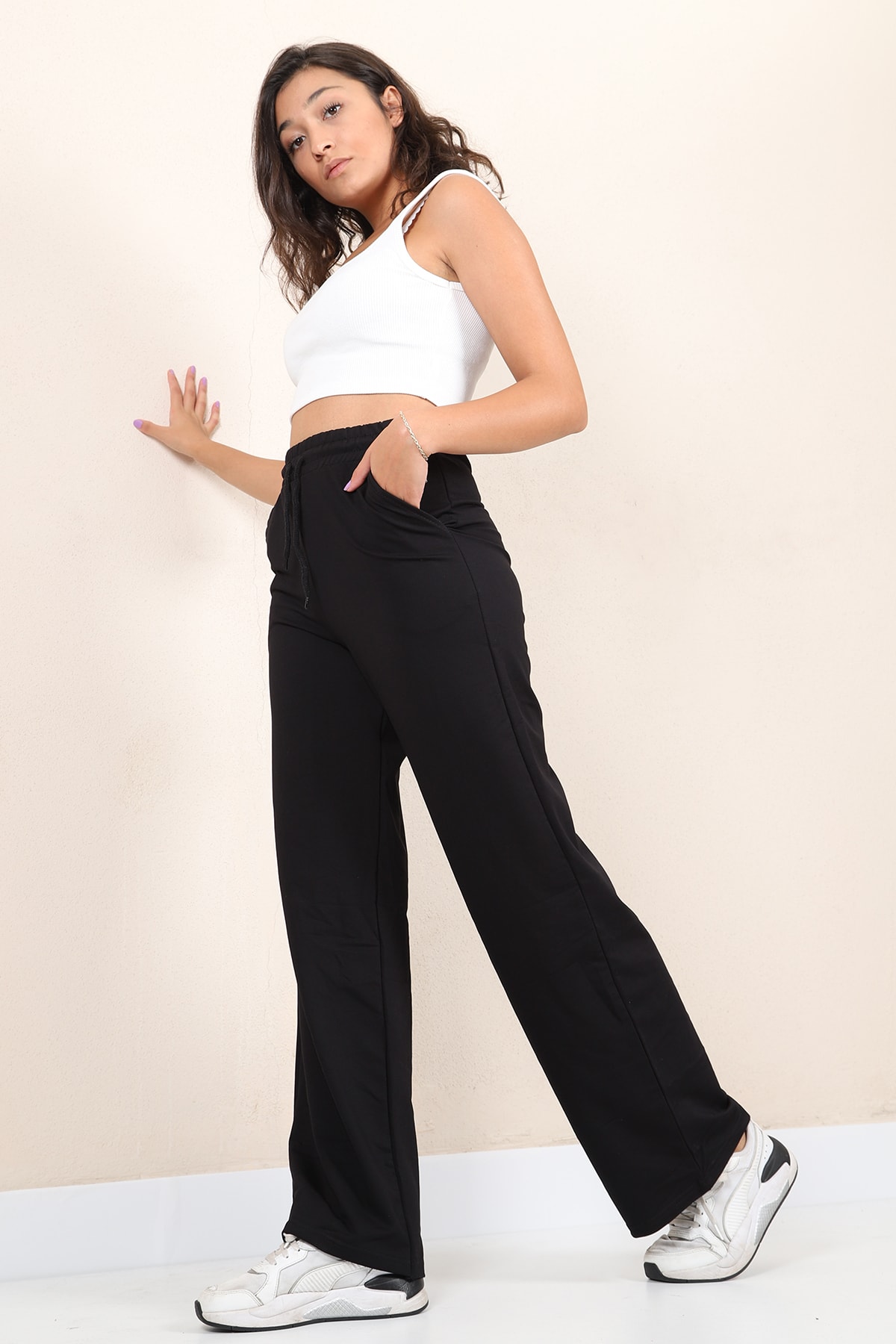 LACHT Kadın Siyah Yüksek Bel Bol Paça Eşofman Altı