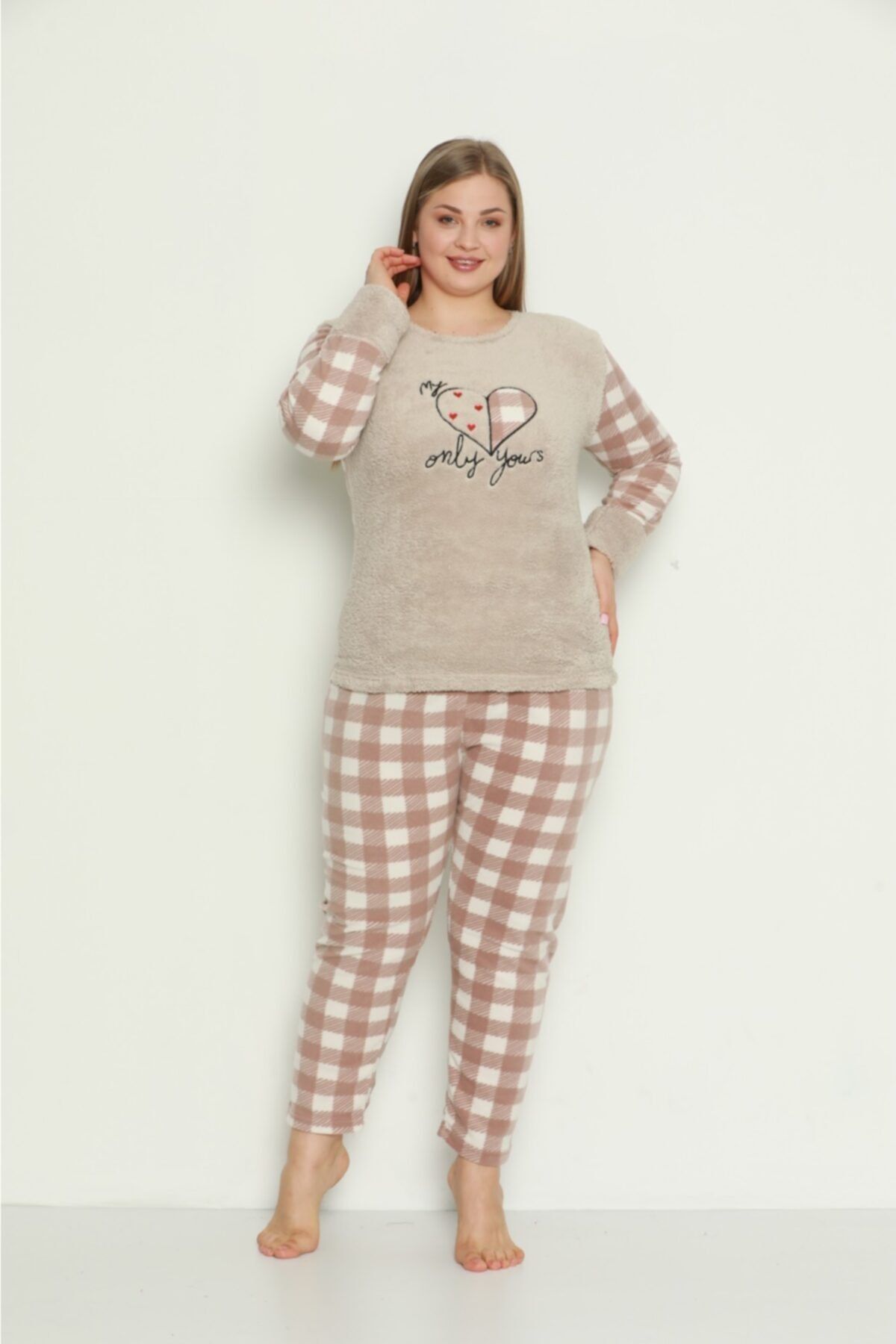 Muka Kadın Taş Büyük Kalpli Ekose Desenli Polar Peluş Pijama Takımı