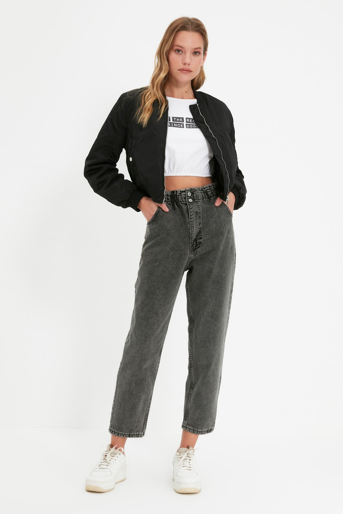 TRENDYOLMİLLA Antrasit Bel Detaylı Yüksek Bel Mom Jeans TWOAW22JE0793