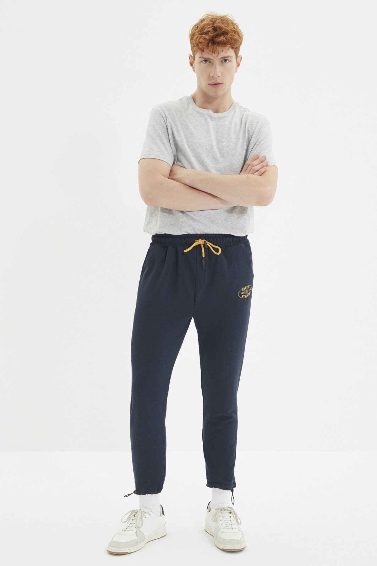 TRENDYOL MAN Lacivert Erkek Regular Fit Baskılı Eşofman Altı TMNAW21EA0104