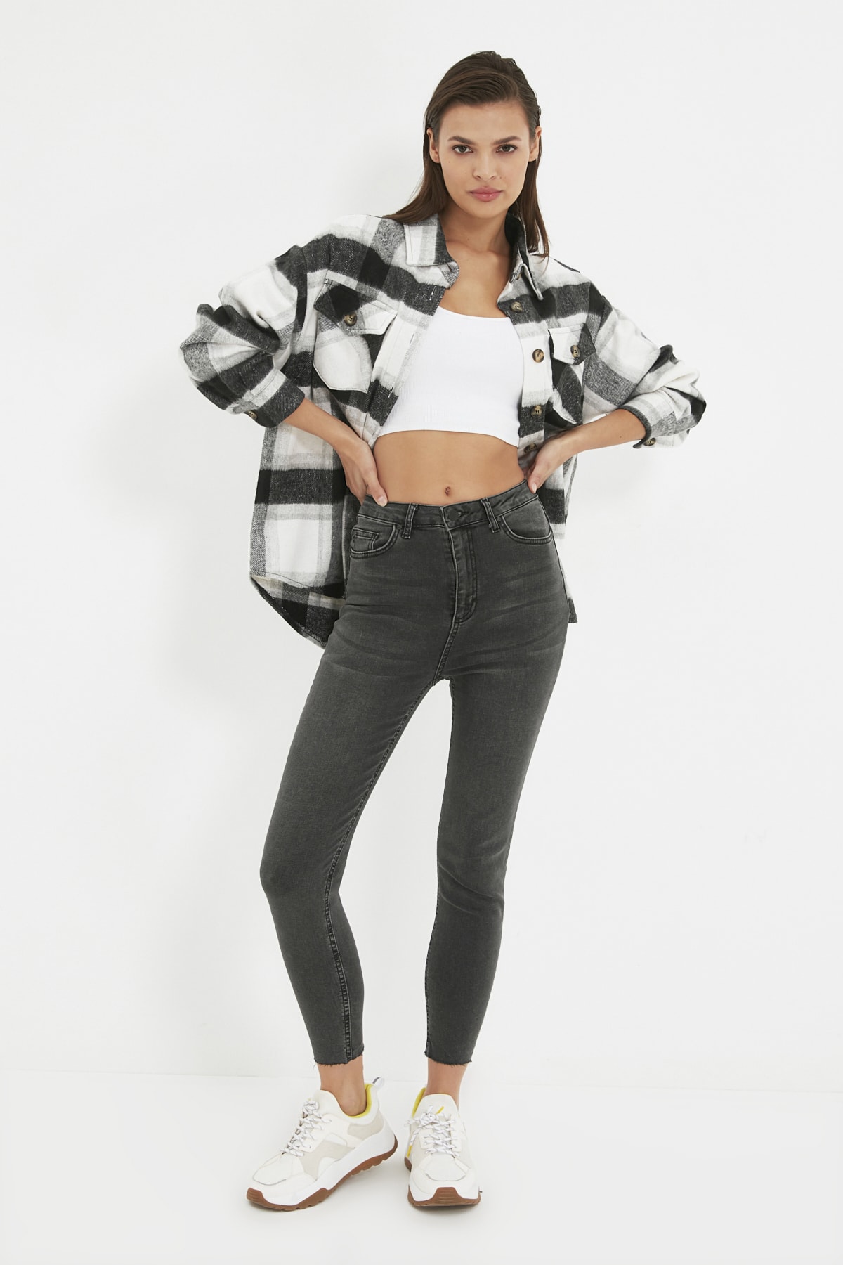 TRENDYOLMİLLA Antrasit Yüksek Bel Skinny Jeans TWOAW22JE0444
