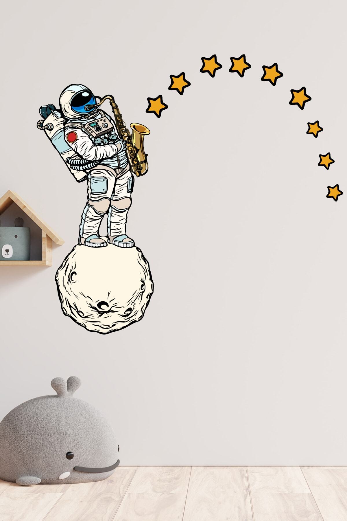 cokindirimli Uzayda Saksafon Çalan Astronot ve Yıldızlar Çocuk Odası Sticker