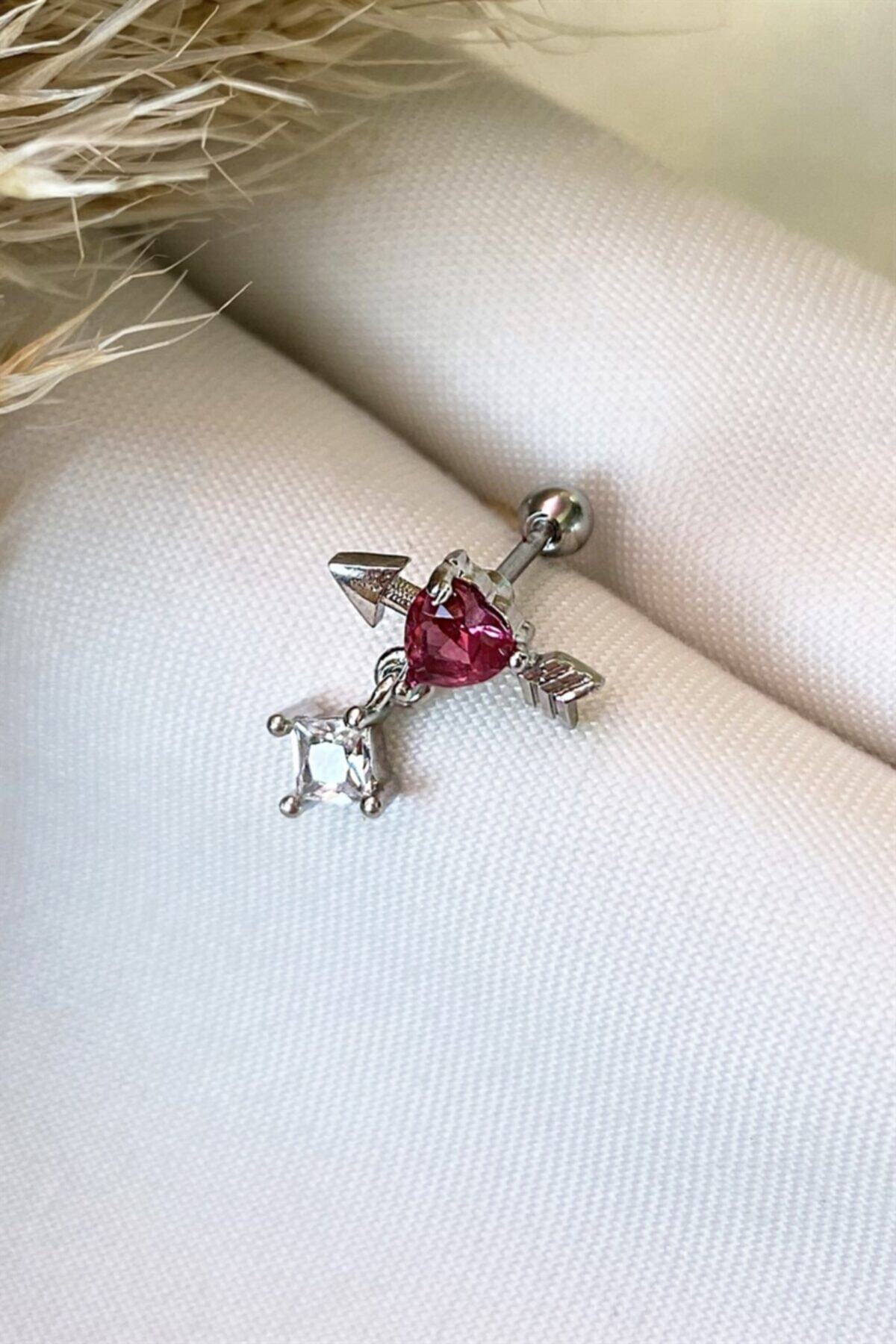TAKIŞTIR Cerrahi Paslanmaz Çelik Gümüş Renk Ok Ve Kalp Figürlü Taşlı Tragus-helix Kulak Piercing