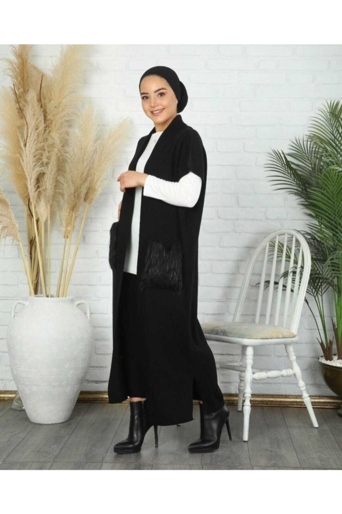 Afili Harika Siyah Cepleri Peluşlu Triko Uzun Yelek