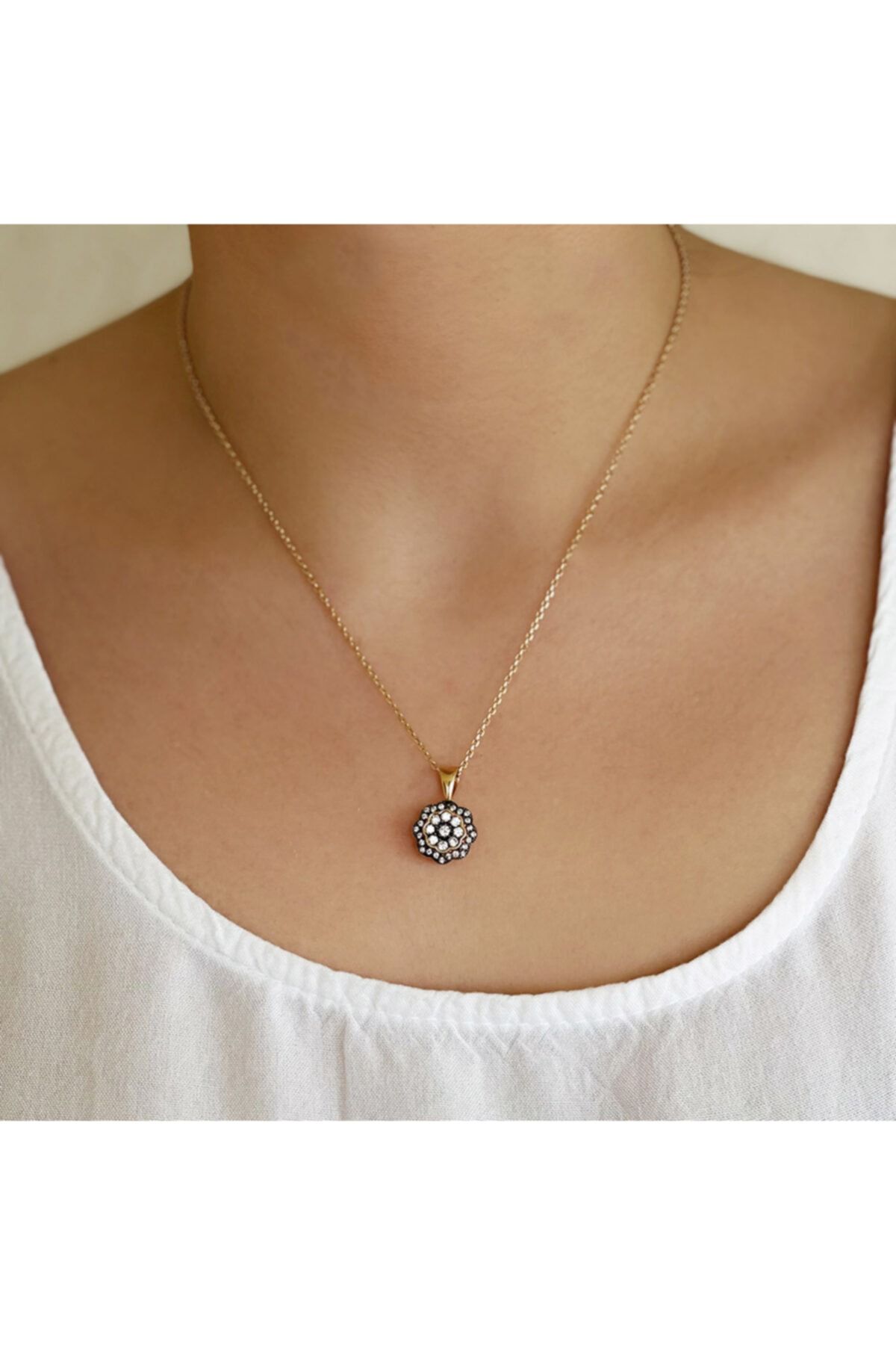 Kokulu Mücevher 14 Ayar Diamond Effect Elmas Görünümlü Altın Kolye