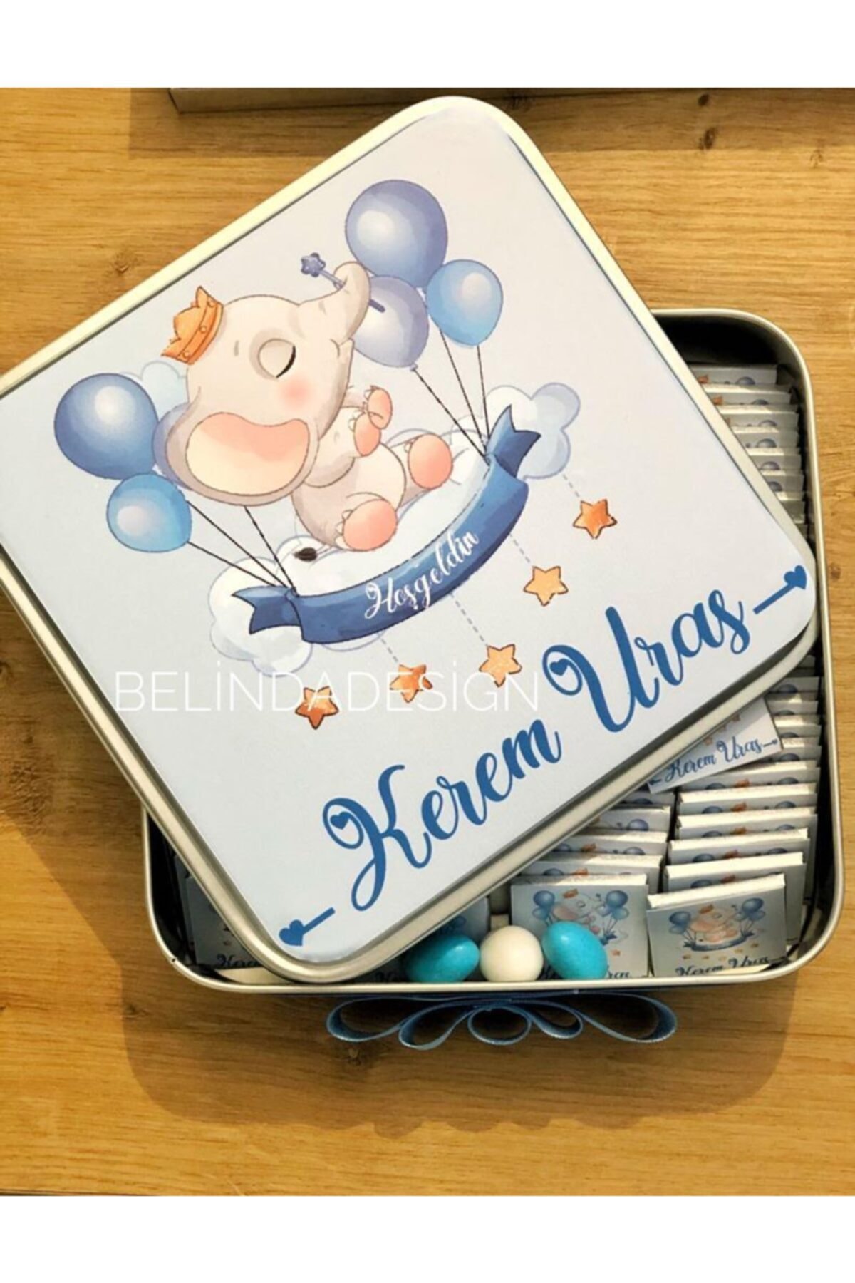MumLaa Kare Teneke Kutuda 100adet Çikolata Ve Drajeli Bebek Çikolatası
