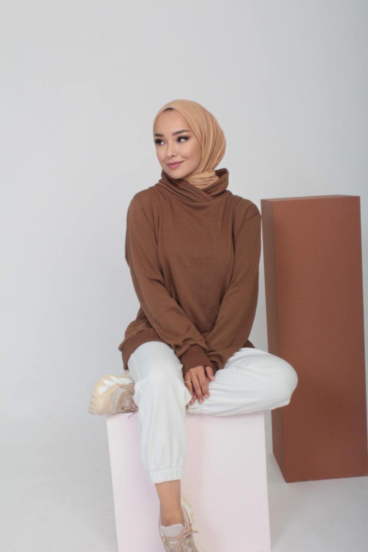 By Suu Sever Kahverengi Oversize Sweatshirt