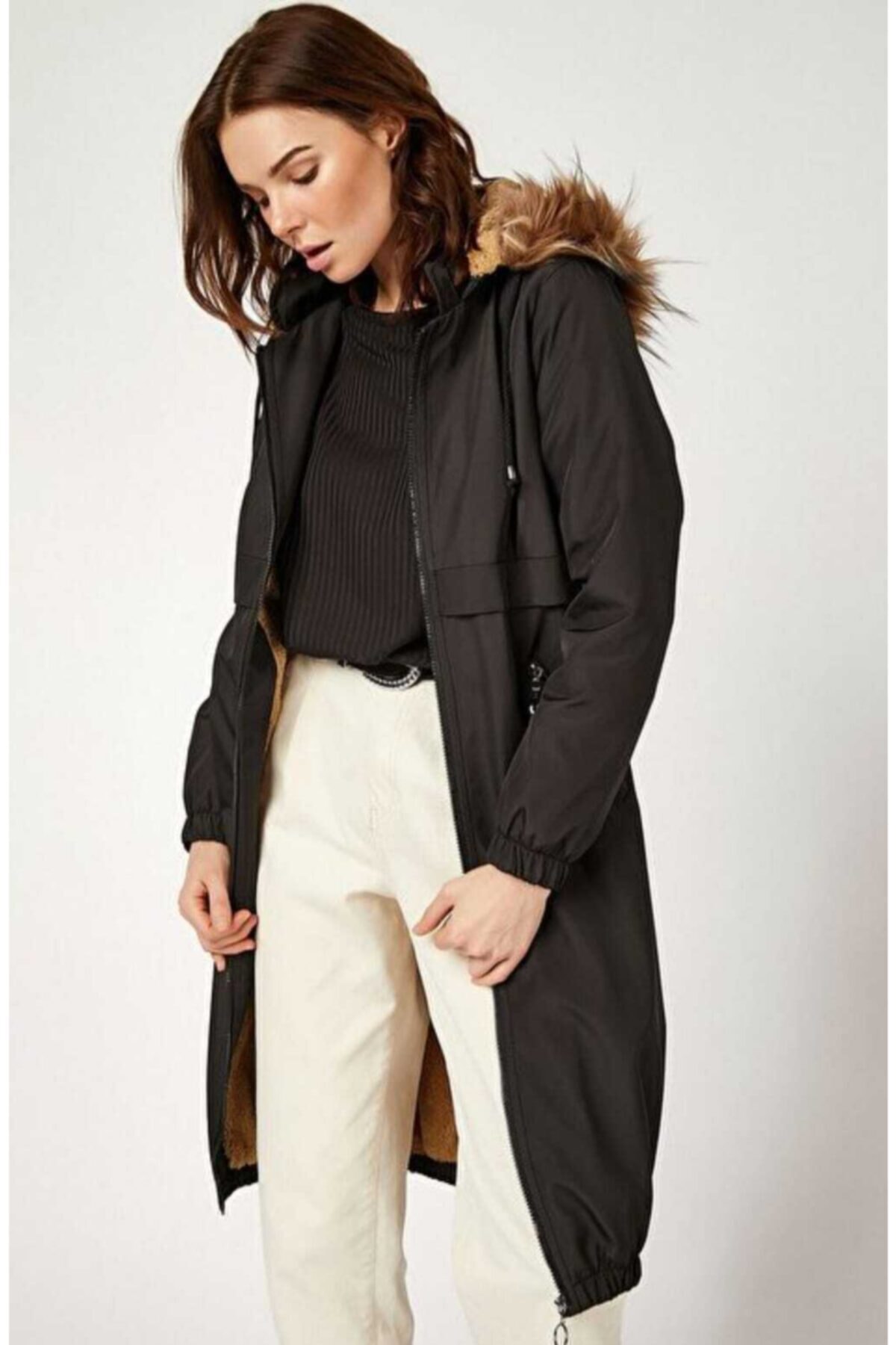 BOYKOT GİYİM Kadın Siyah Kapüşonlu Içi Kürklü Parka