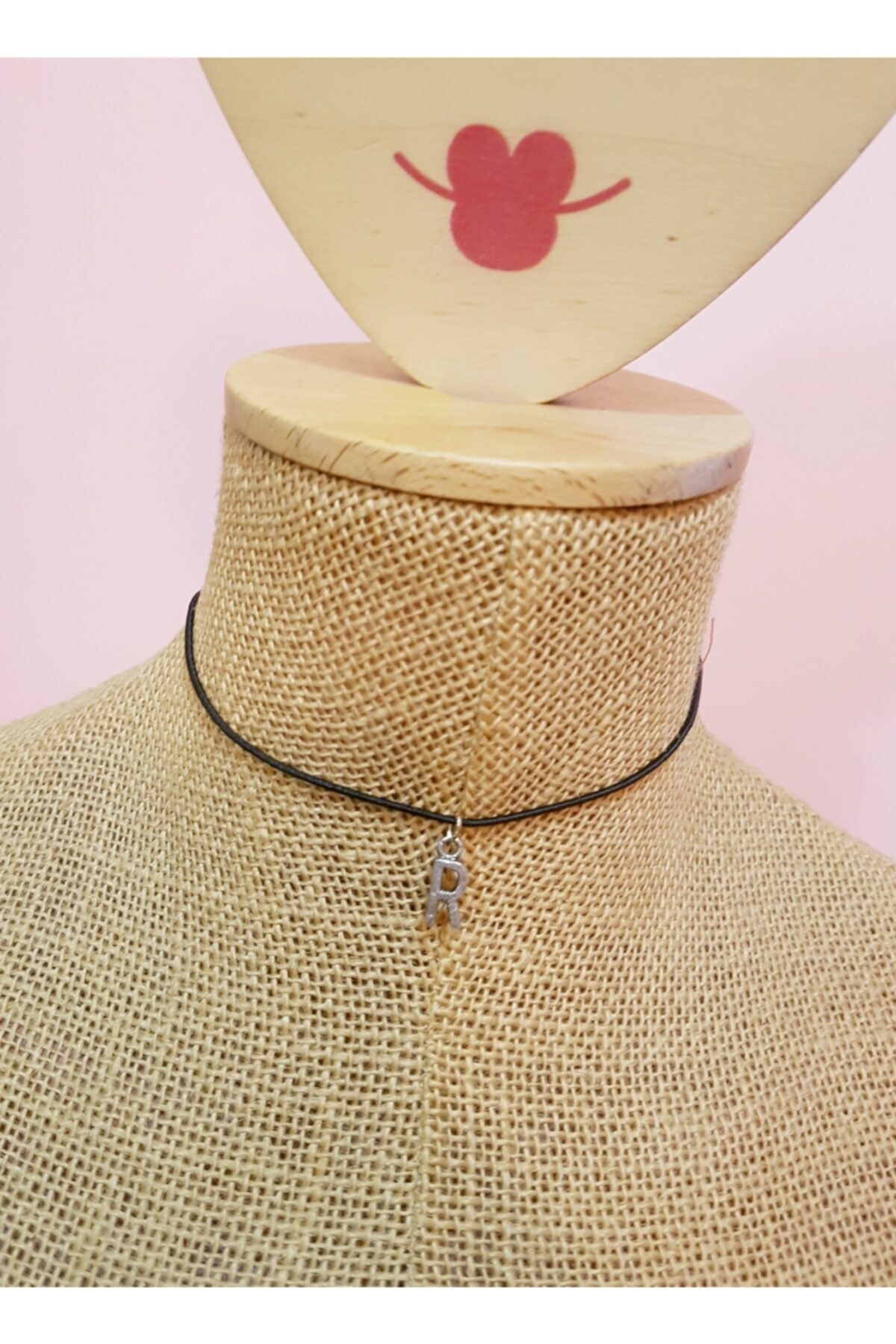 Nishstyle Gümüş Renk R Uçlu Siyah Elastik Choker Kolye