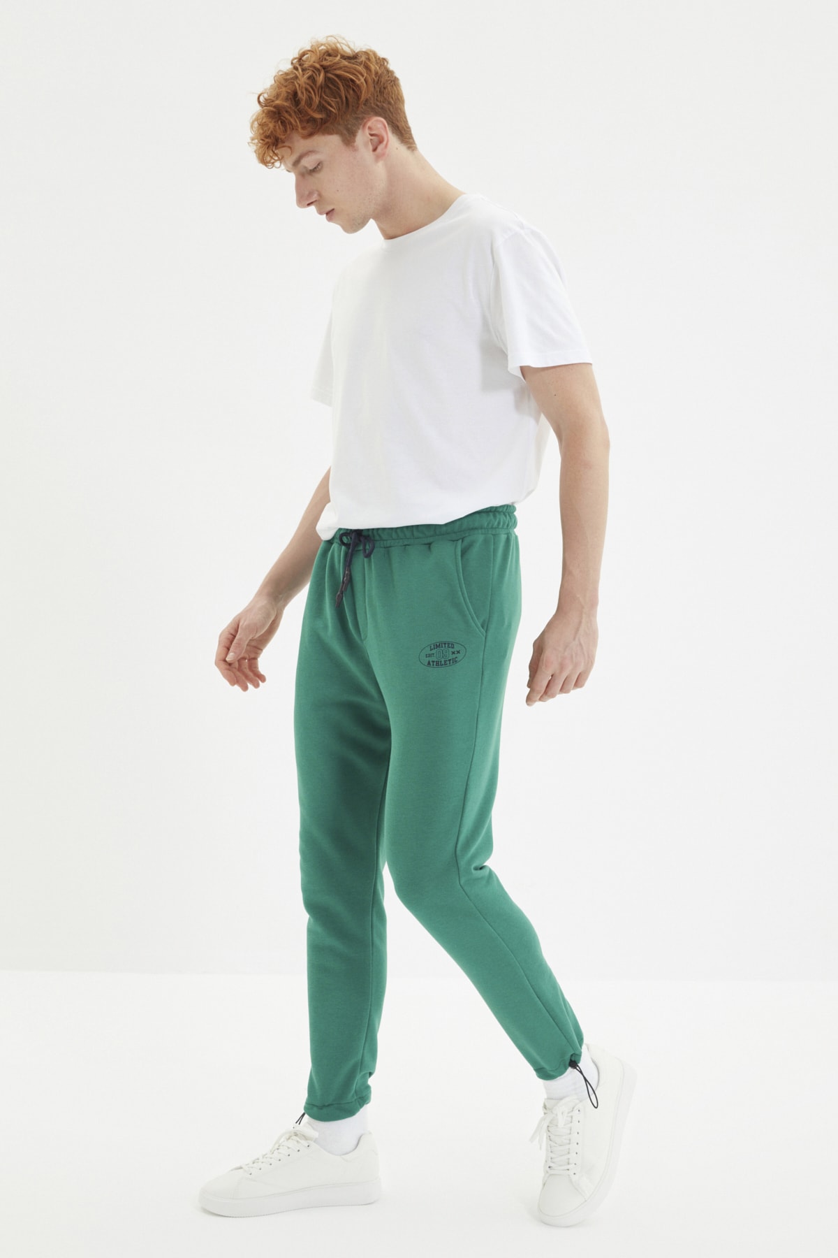 TRENDYOL MAN Yeşil Erkek Regular Fit Baskılı Eşofman Altı TMNAW21EA0104