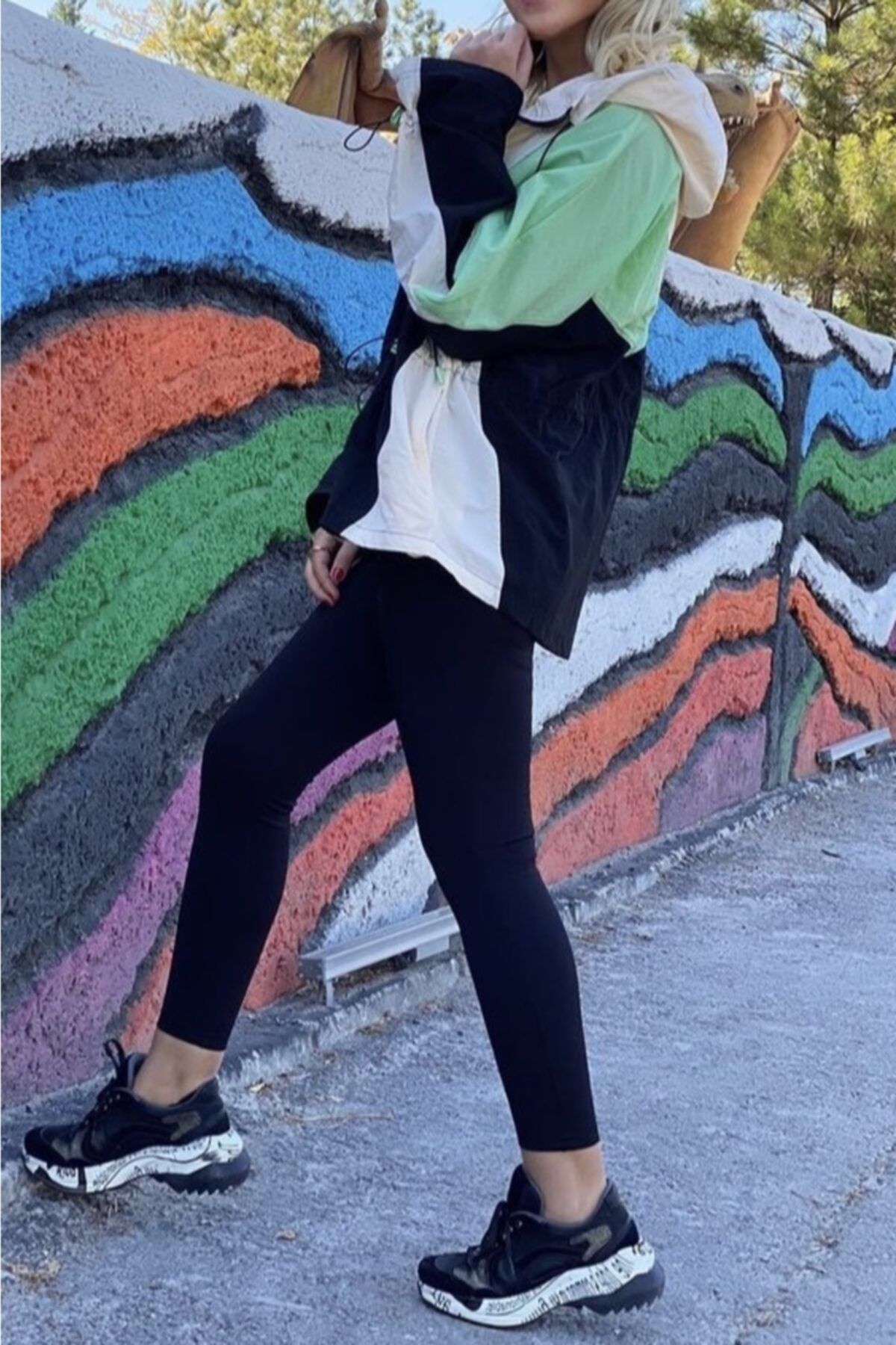 Suzi butik Kadın Garnili Mint Krem Siyah Yarasa Kol Yağmurluk