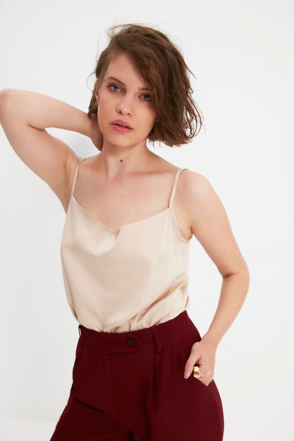 TRENDYOLMİLLA Bej Petite Askılı Body TWOAW22BD0070