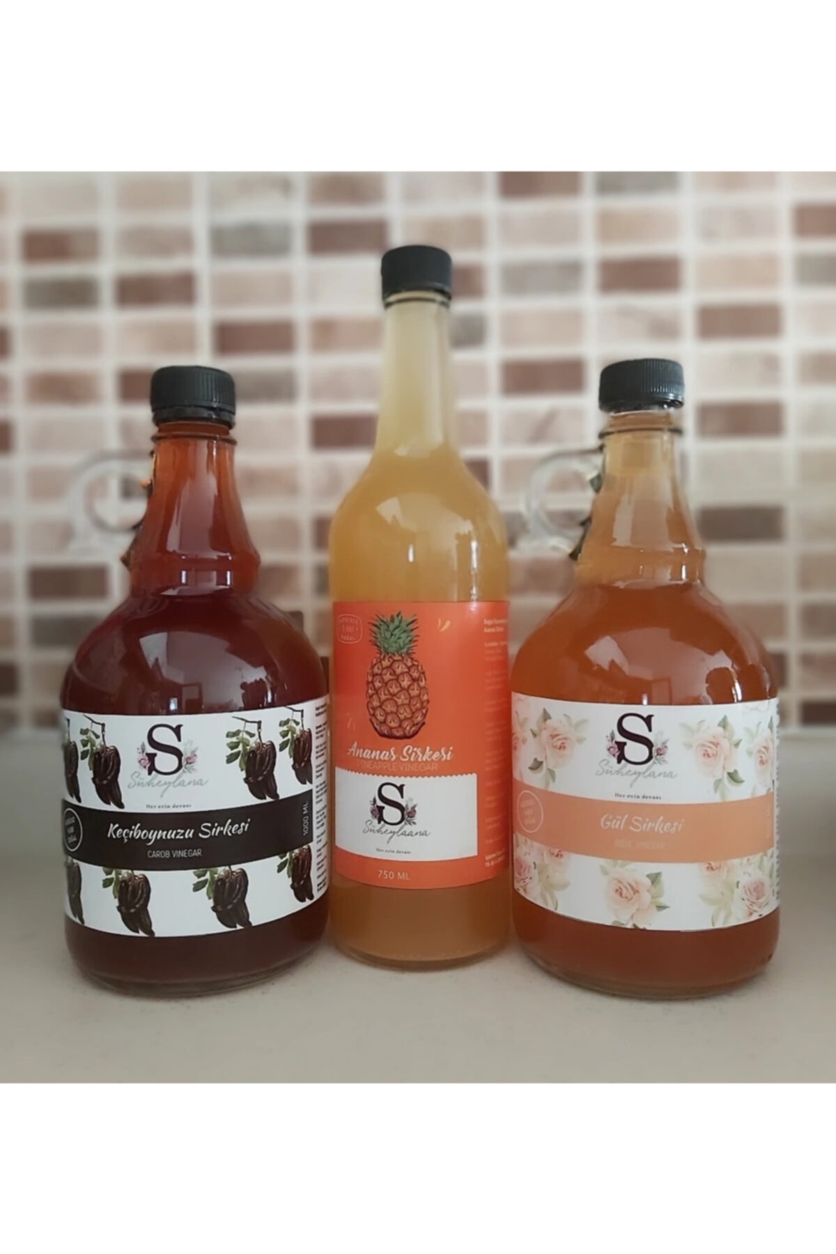 Süheylaana Doğal Gül Sirkesi 1 lt  Doğal Ananas Sirkesi 750 ml  Ve Doğal Keçiboynuzu Sirkesi 1 lt