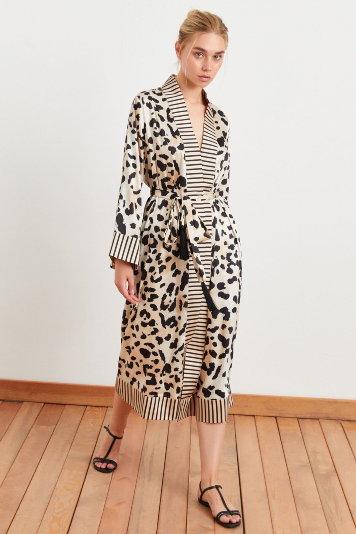 Love My Body Kadın Leopar Çizgi Garnili Desenli Kimono 193M1666002