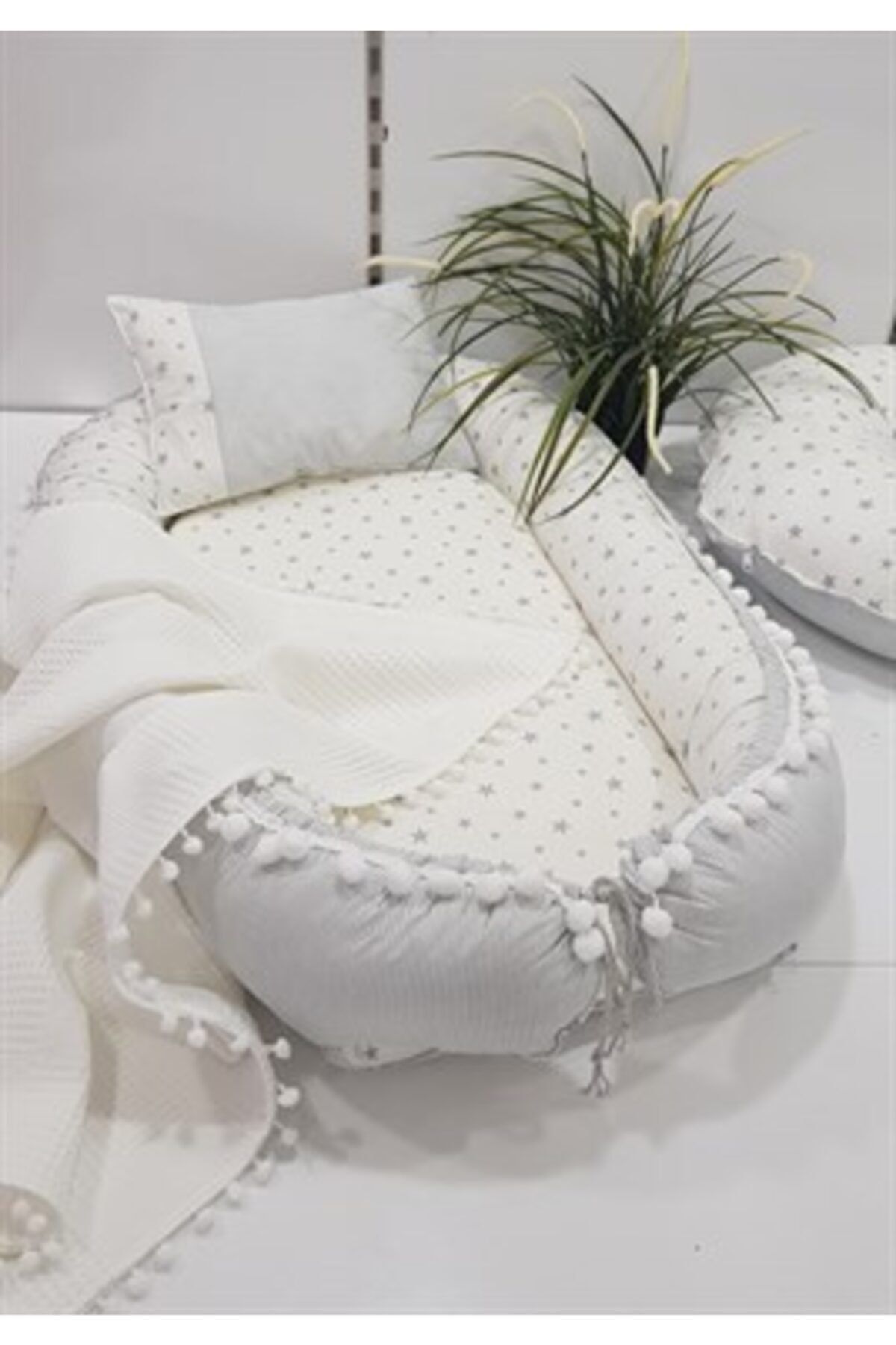 AYZEN HOME Kırık Beyaz Ponponlu Bebek Pıkesı