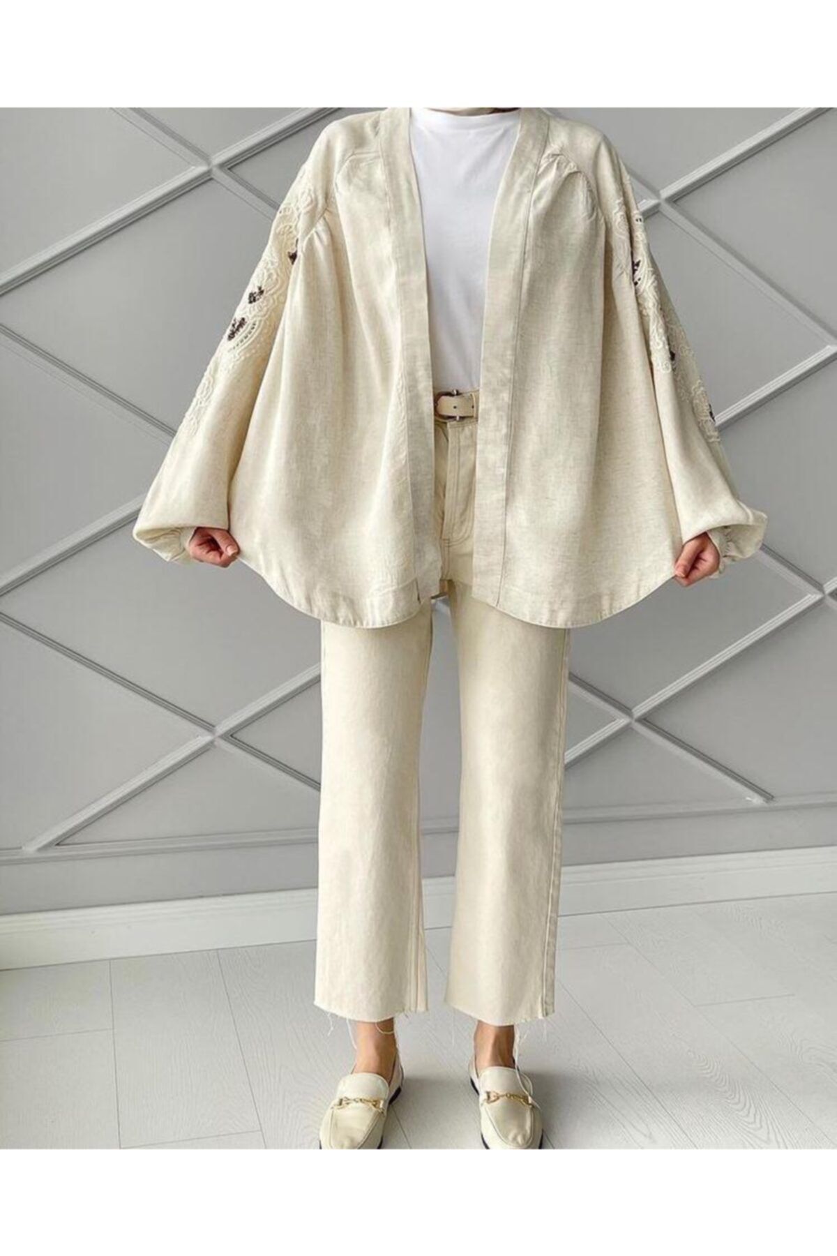 Didar GÜMÜŞ Kadın Nakış Işlemeli Bej Kimono