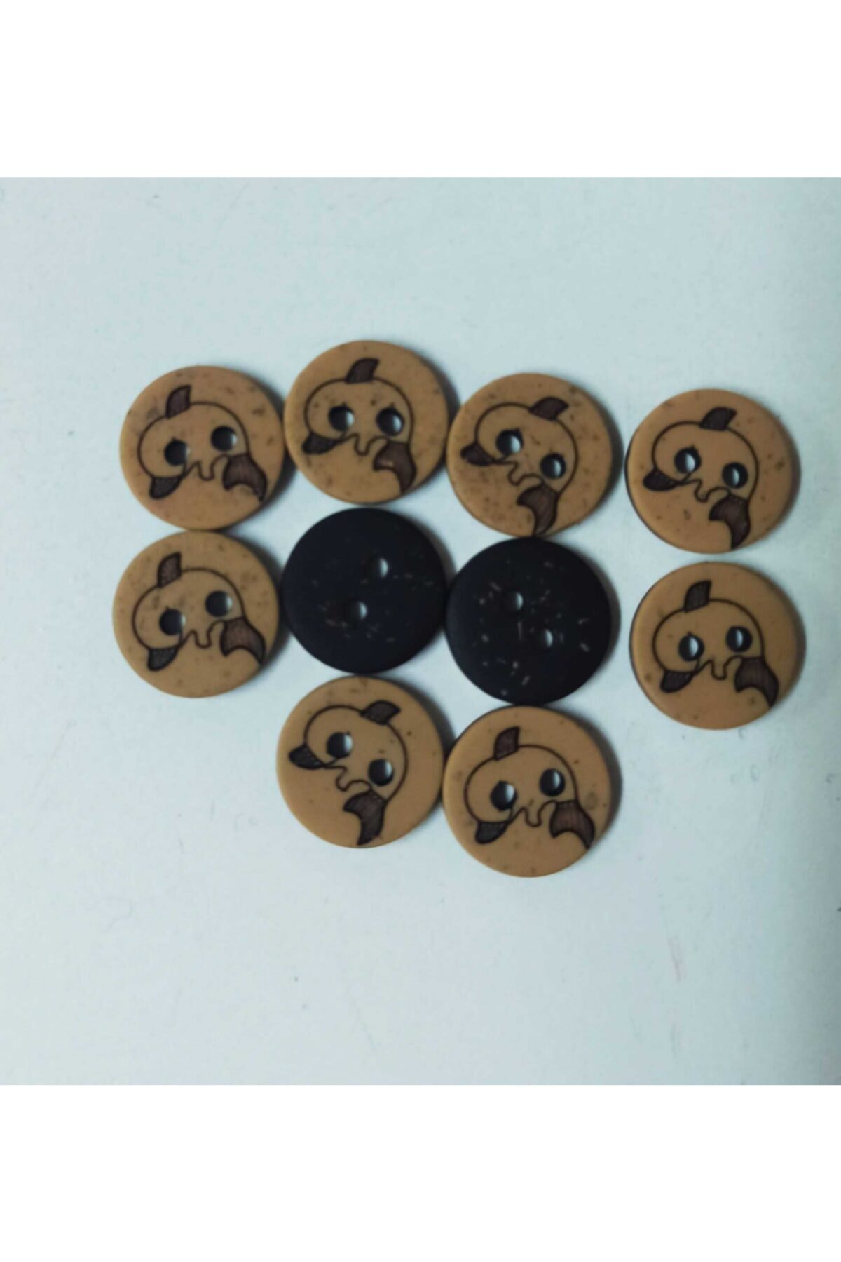 Gökçe Düğme Yunus Balığı Desenli Ahşap Görünümlü Plastik Bebe Düğmesi 5 Adet