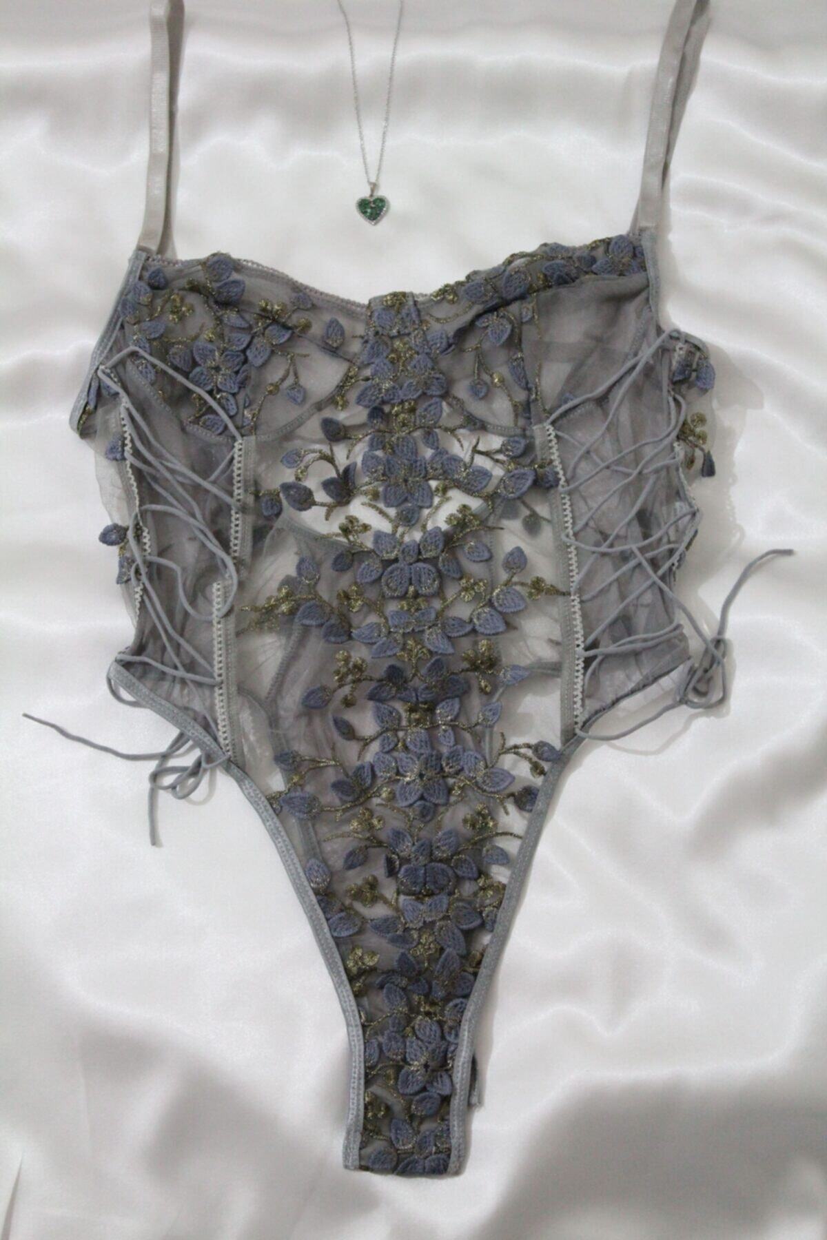 utopic store Gri Çiçek Nakışlı Bodysuit | Ip Detaylı Gecelik