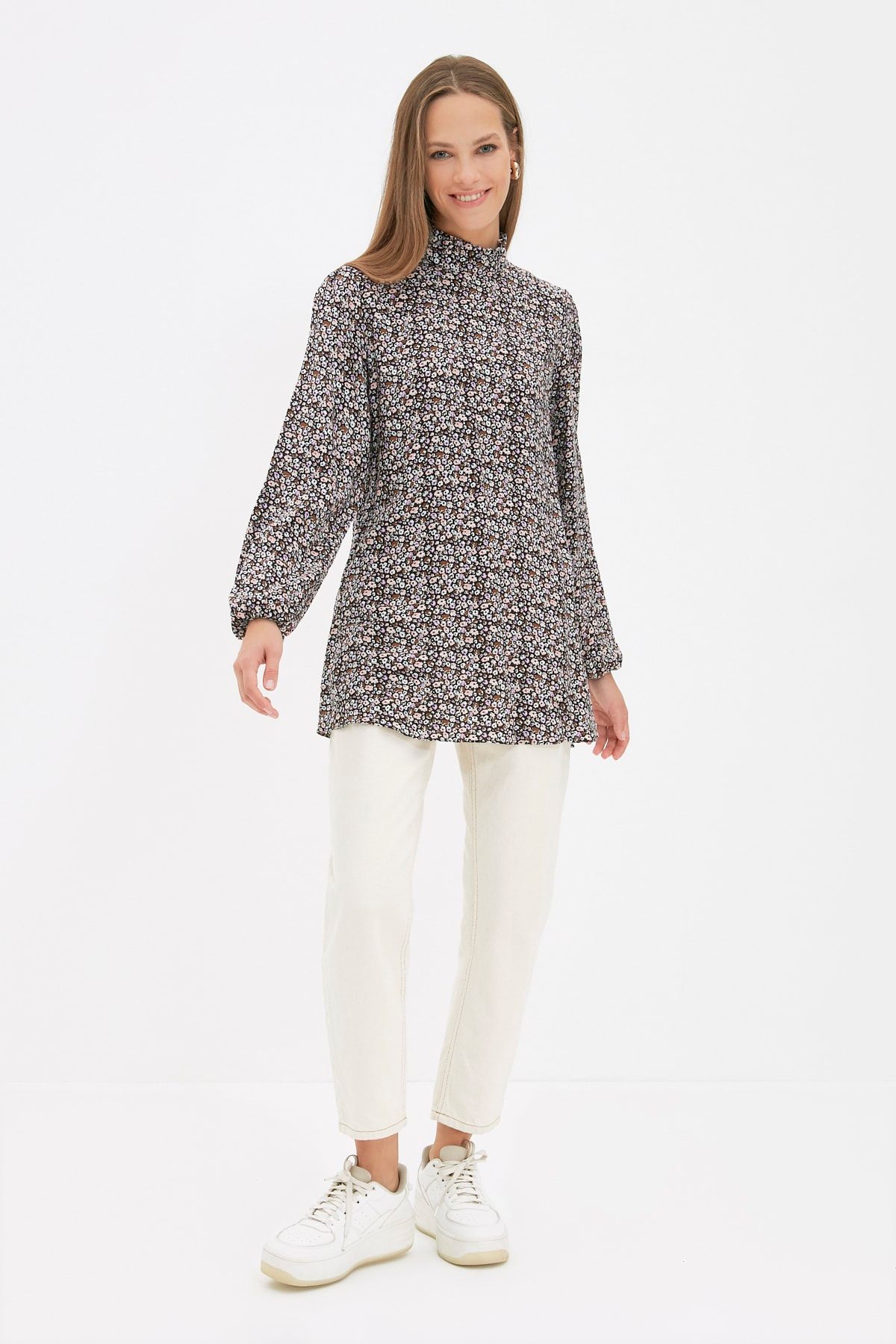 Trendyol Modest Siyah Dik Yaka Çiçek Desenli Tunik TCTAW22UK0171