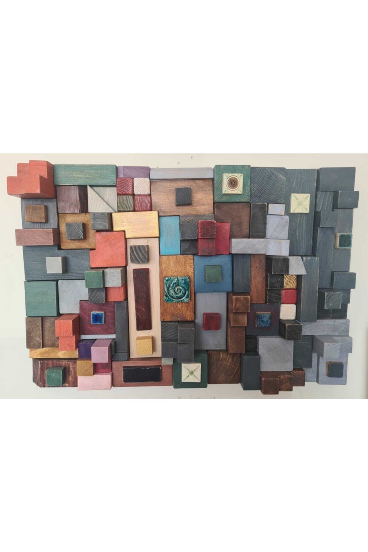 Kırmızı Kapı Sanat Galerisi Ahşap Duvar Panosu