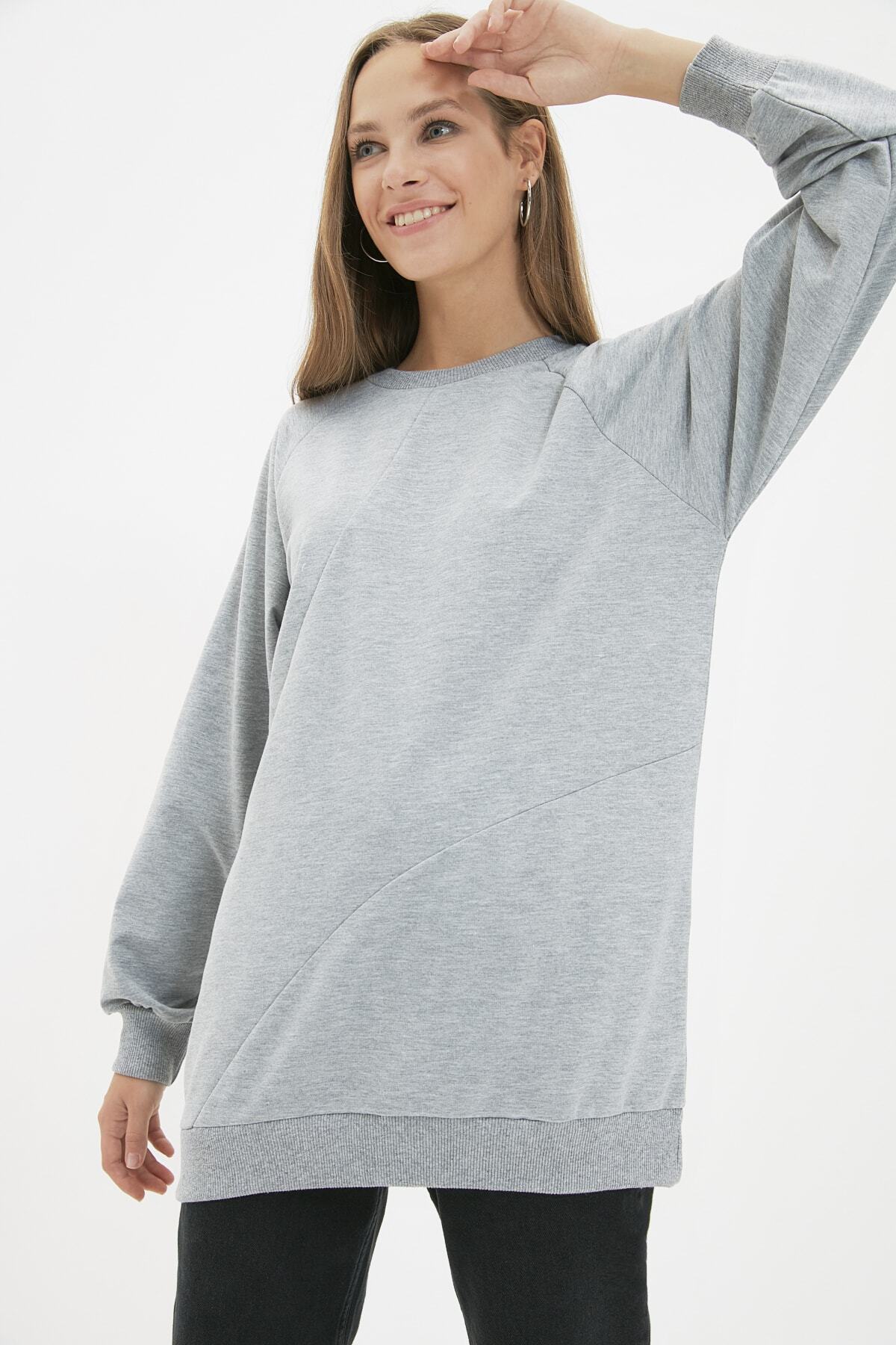 Trendyol Modest Gri Bisiklet Yaka Örme Sweatshirt TCTAW22TW0221