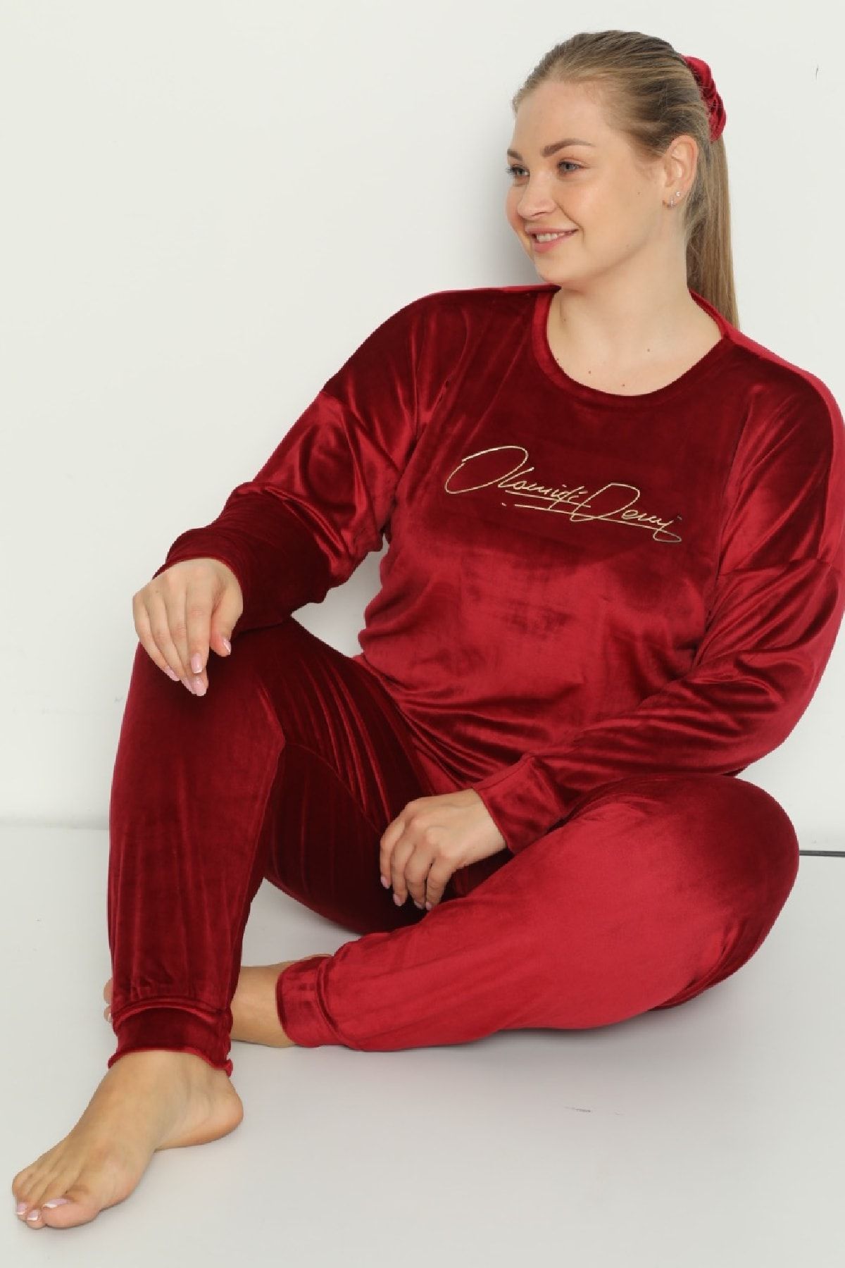 PİJAMAWOME Kadın Büyük Beden Kadife Bordo Yazılı Pijama Takımı