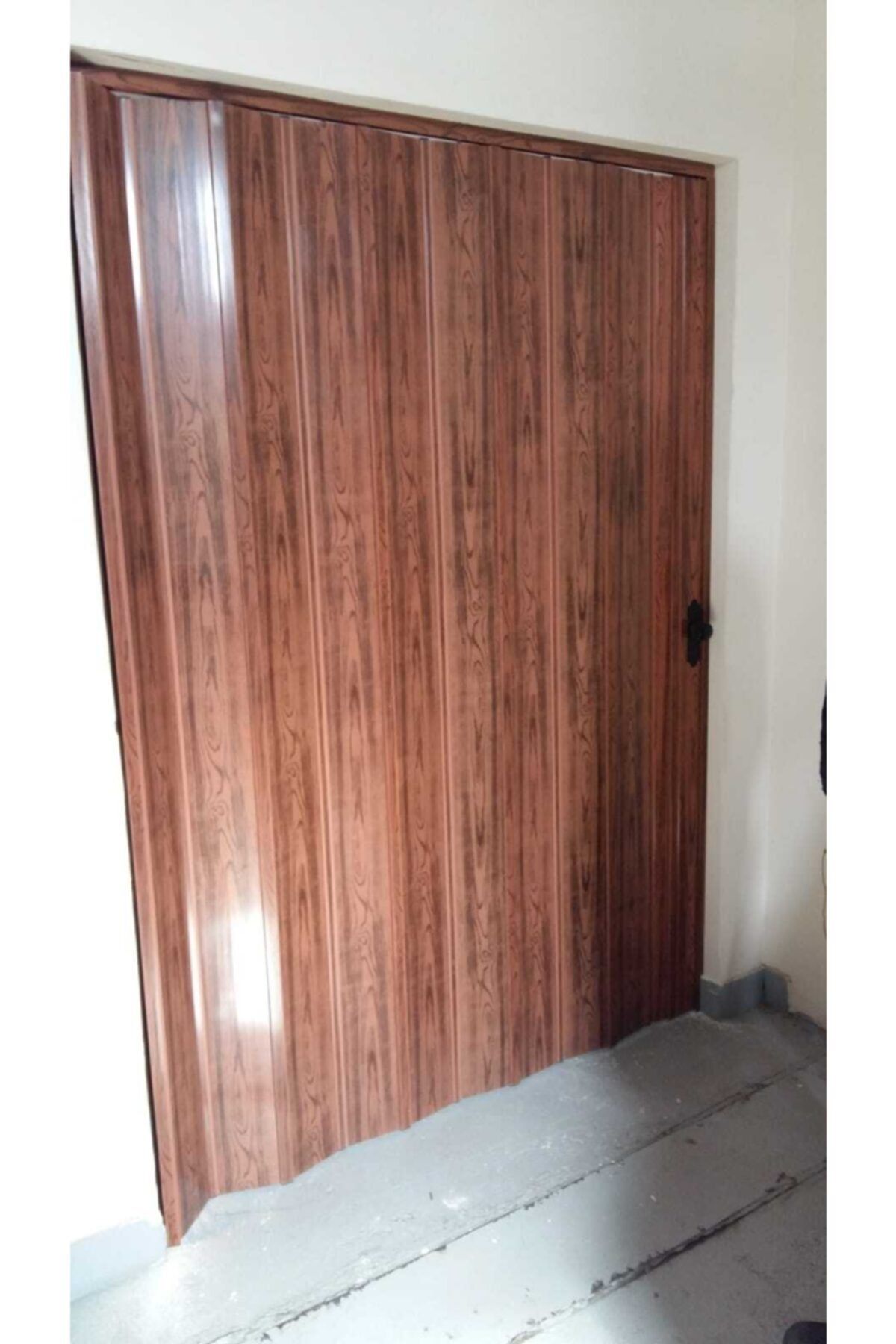 FARAN DEKORASYON Ceviz Camsız Akordiyon Kapı 132*220