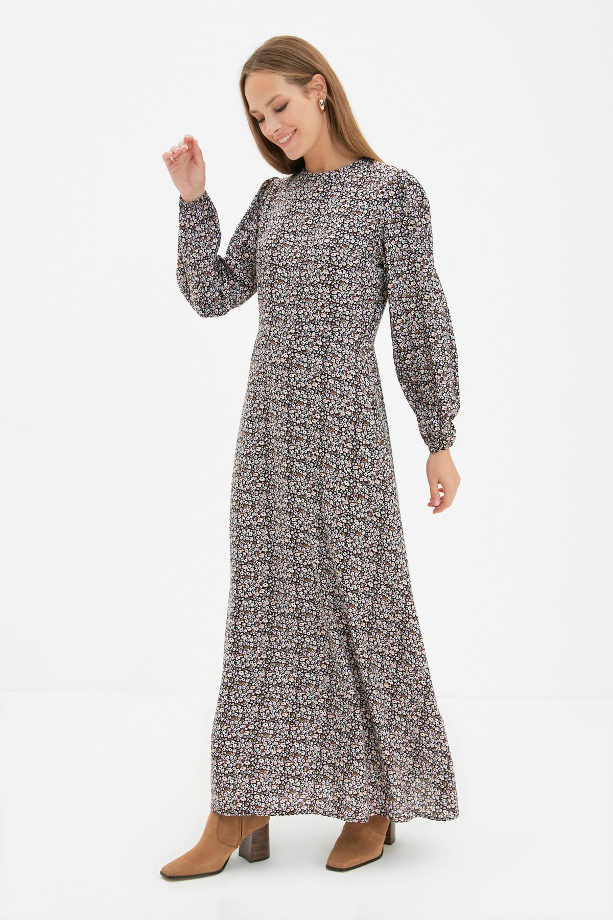 Trendyol Modest Siyah Bisiklet Yaka Çiçek Desenli Elbise TCTAW22EB0172