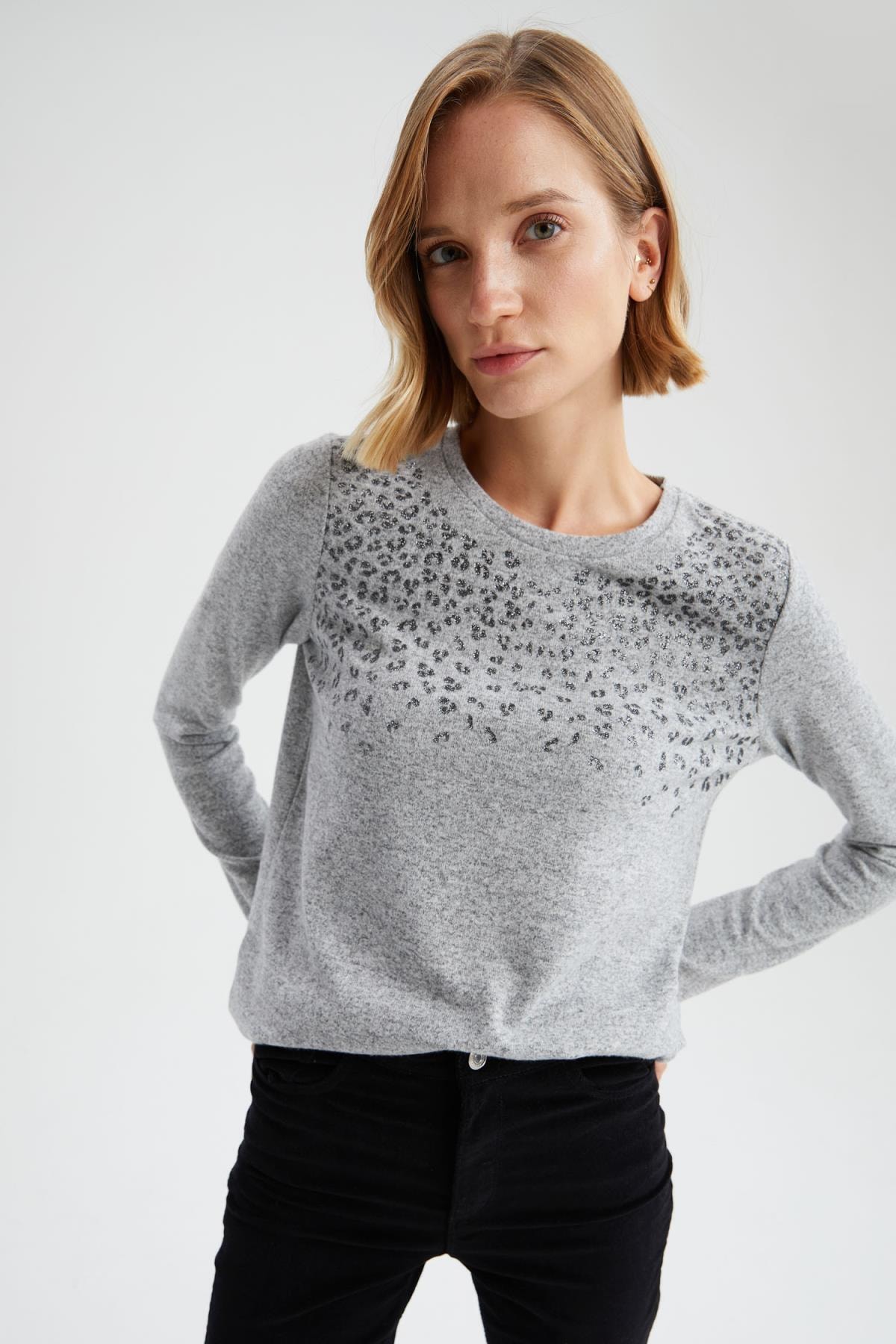 DeFacto Traditional Leopar Desenli Relax Fit Uzun Kollu Tişört