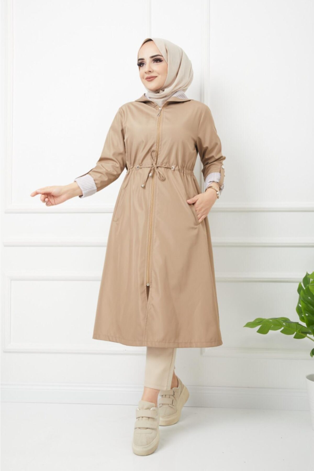 Pamuk Butik Kadın Vizon Spor Beli Lastikli Kapüşonlu Yağmurluk
