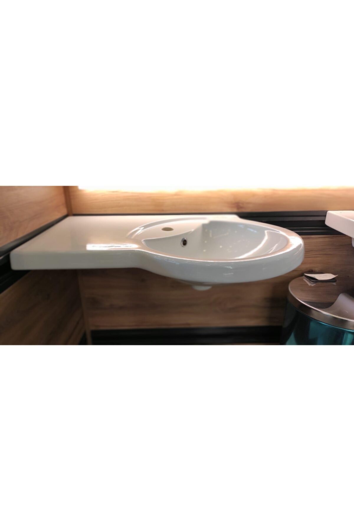 EGE VITRIFIYE Köşe Lavabo Sol Etejerli 70 Cm