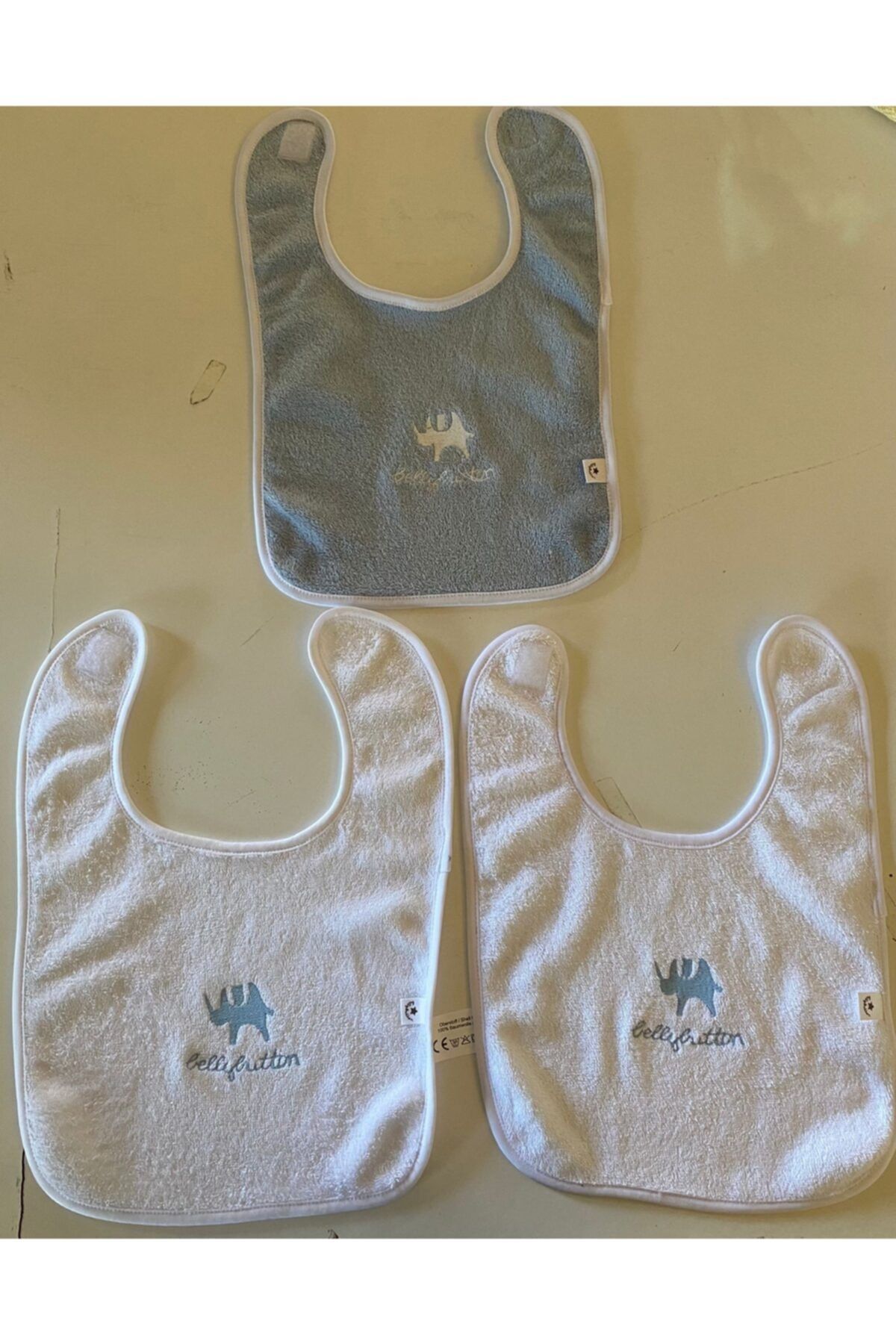 OCT HOME 3 Adet Nakışlı Cırtlı Bebek Önlüğü 2 Beyaz 1 Mavi