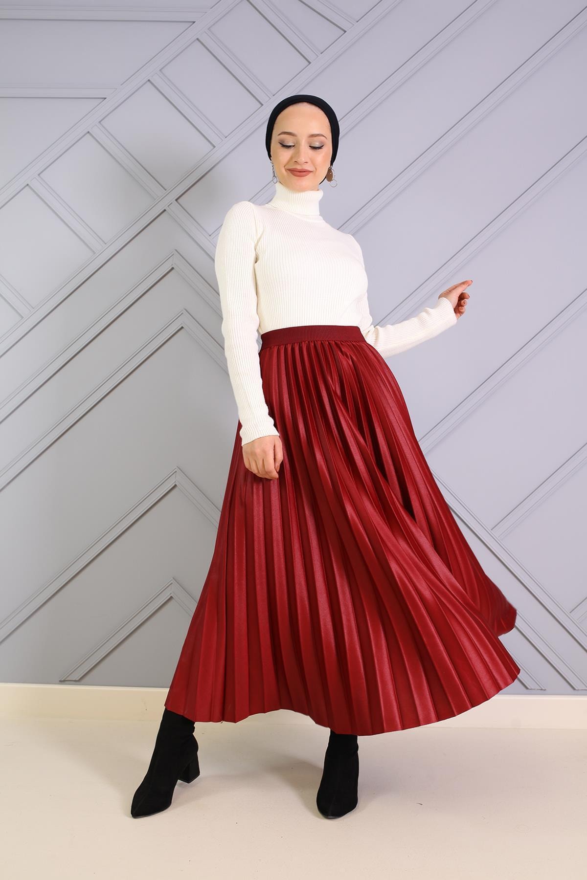 Şule Giyim Deri Görünümlü Piliseli Etek Bordo