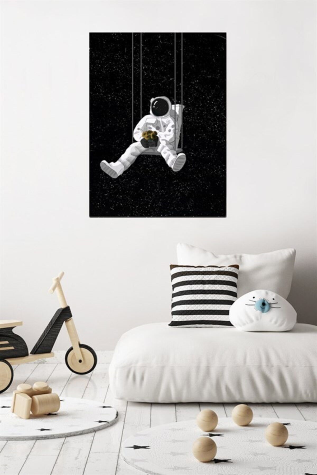 MARKADEKOR 056 Siyah Beyaz Astronot Kanvas Çocuk Tablo
