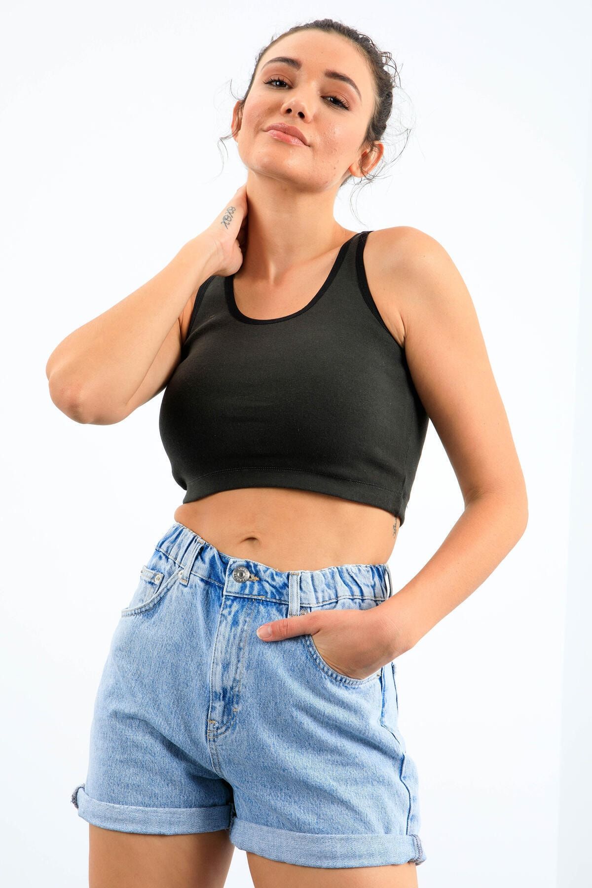 Tommy Life Tommylife Haki Kadın Basic Sıfır Kol Dar Kalıp U Yaka Crop Top - 97162