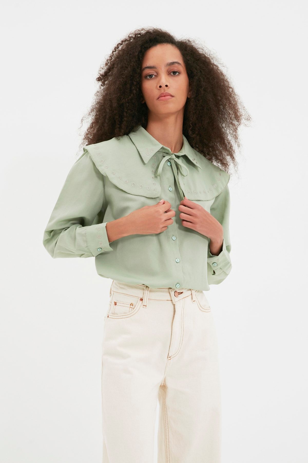 TRENDYOLMİLLA Mint Yaka Detaylı Gömlek TWOAW22GO0659