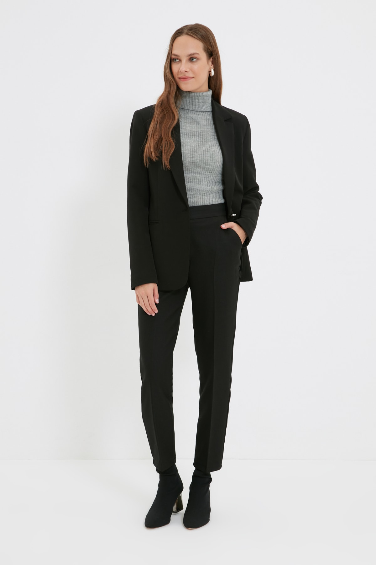 Trendyol Modest Siyah Yüksek Bel Havuç Fit Pantolon TCTAW22TP0043