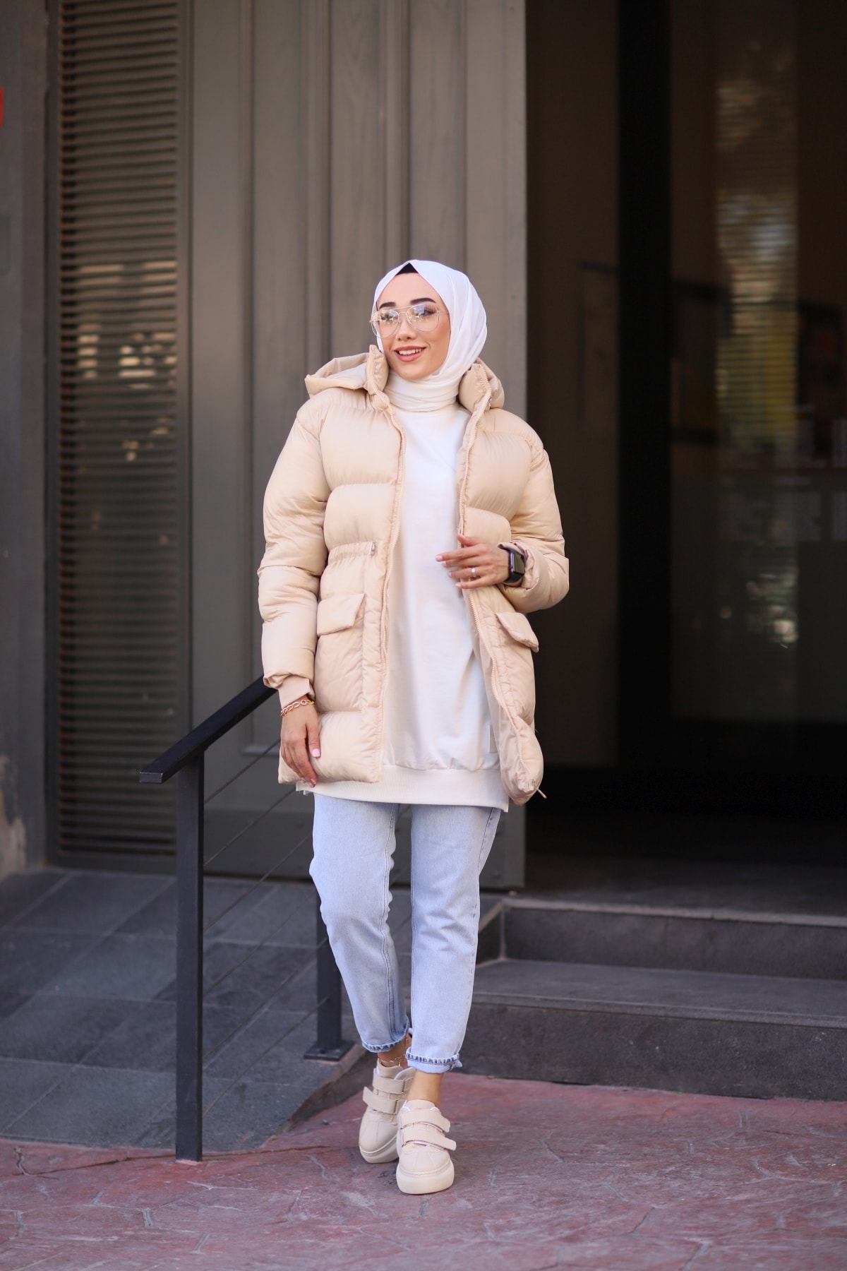 Moda İnci Kadın Bej Tam Dolgulu Şişme Mont