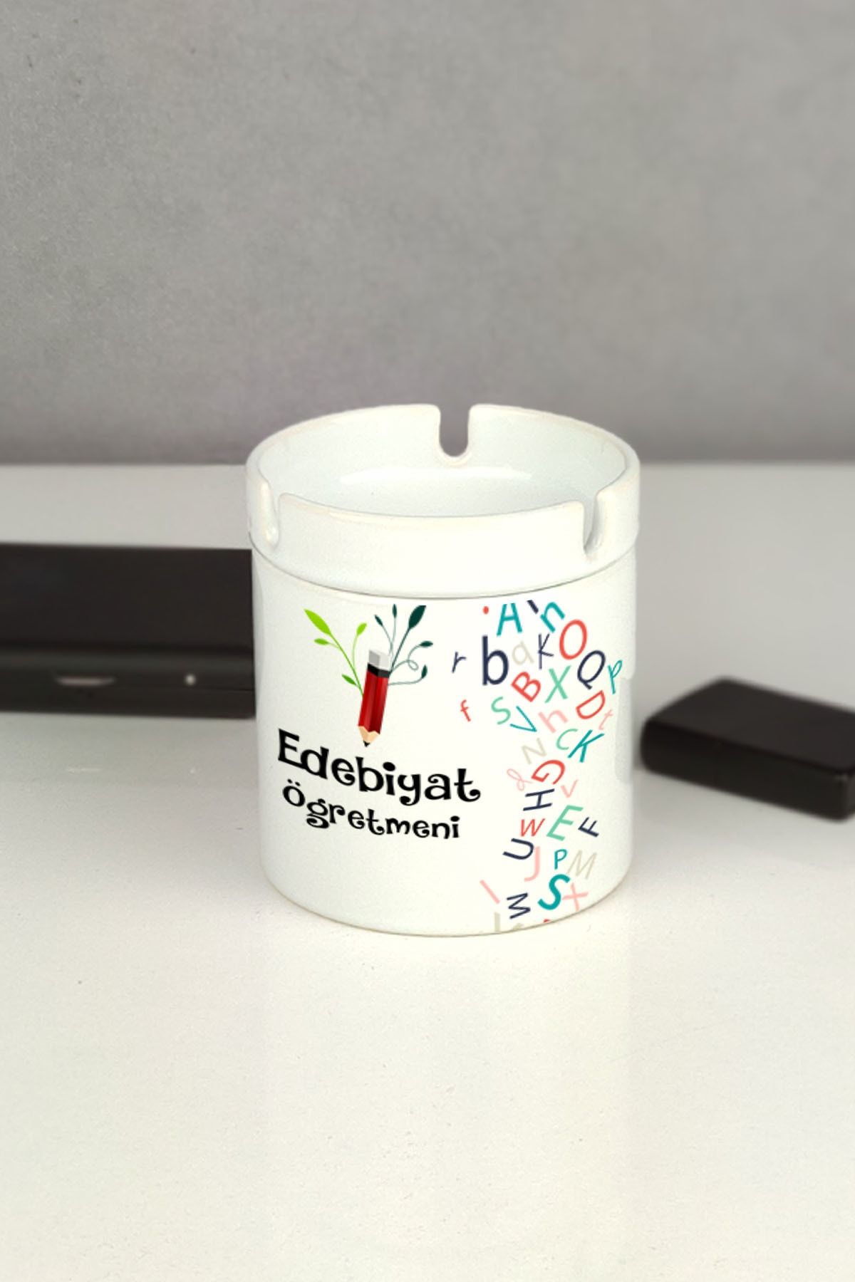 Hediyelen Edebiyat Öğretmeni Kokusuz Küllük