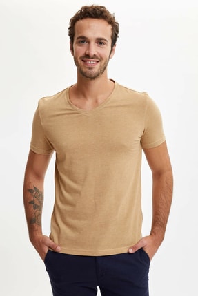 DeFacto Erkek Kahverengi Basic Slim Fit T-shirt M7669AZ.20SP.BN459