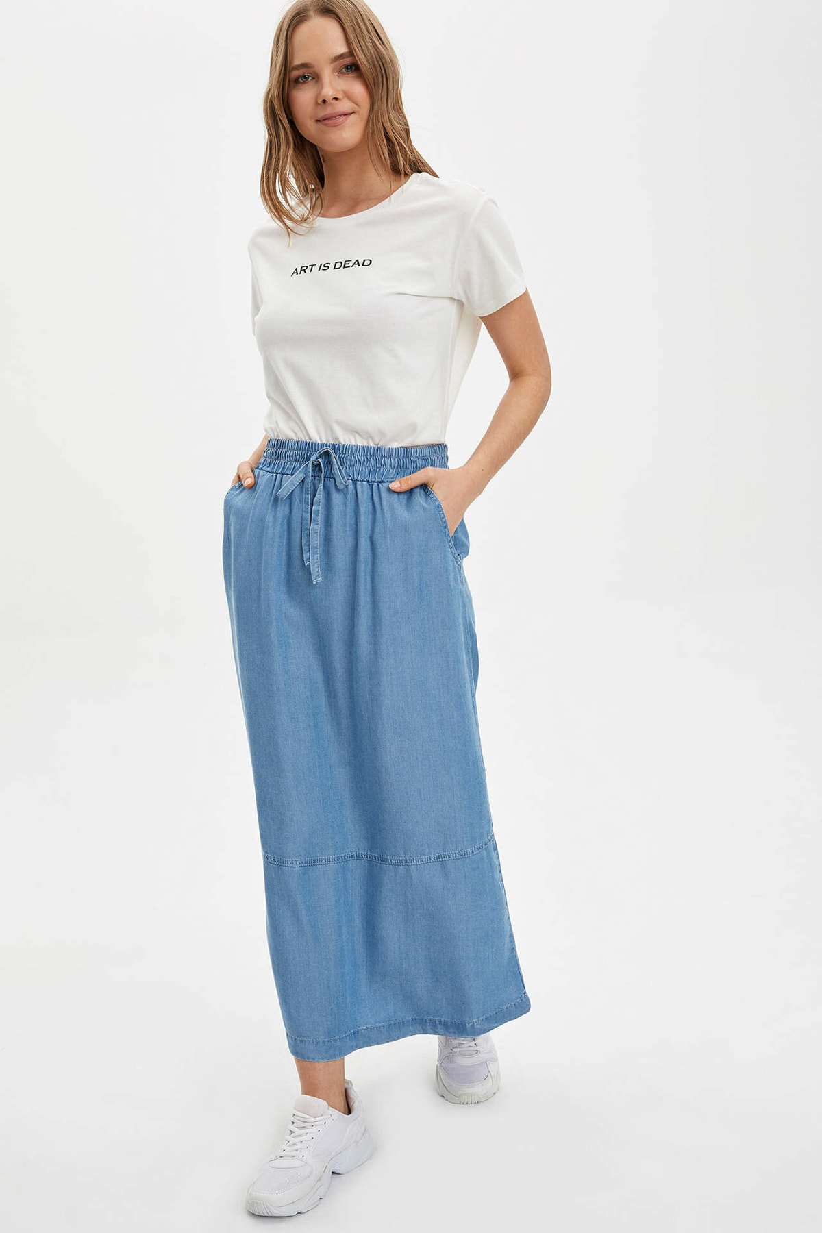 DeFacto Kadın Mavi Esnek Belli Relax Fit Maxi Jean Etek N5390AZ20SM