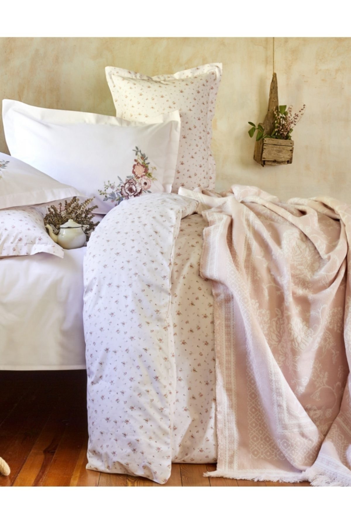 Karaca Home Çift Kişilik Sorella Pembe Nakışlı Pamuk Battaniye