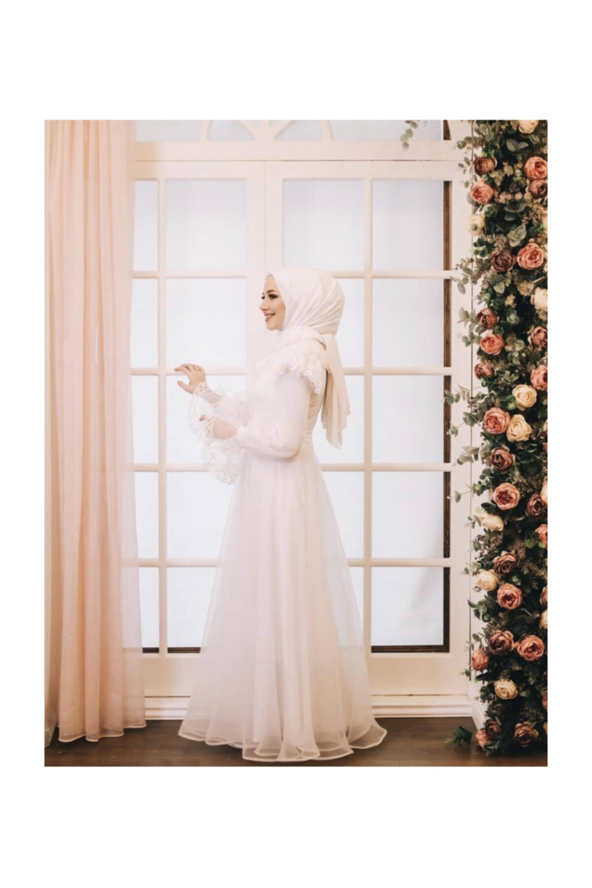 minel aşk Ekru Kristal Boncuk Işlemeli Organze Helen Gelinlik