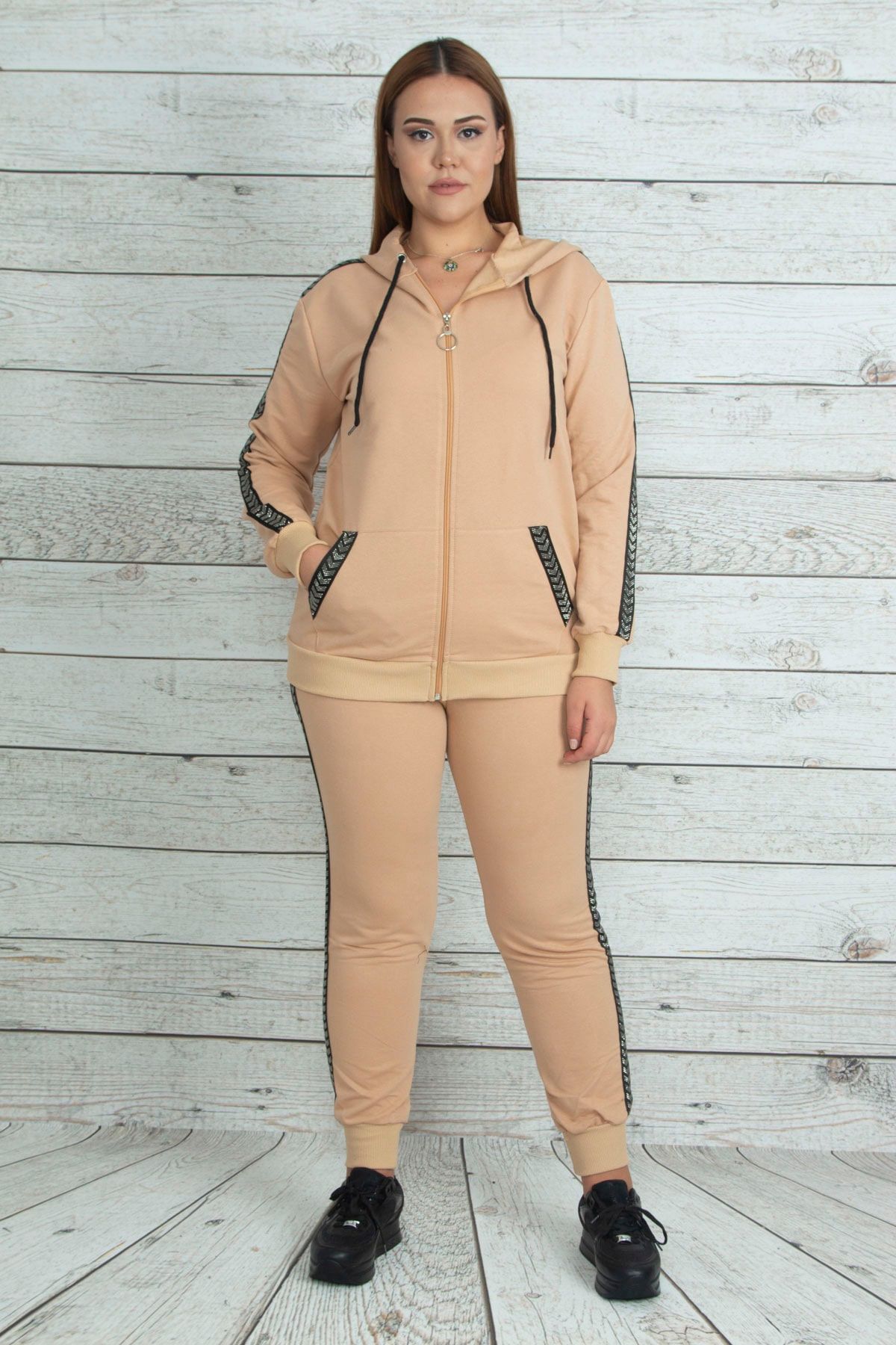 Şans Kadın Camel Kapşonlu Fermuar Ve Taş Detaylı Sweatshirt Pantolon Takım 65N19560