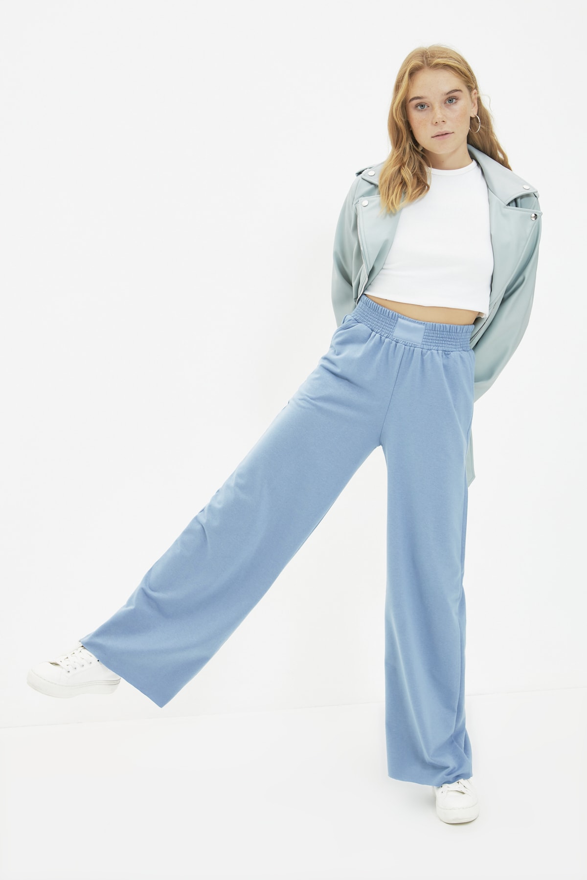 TRENDYOLMİLLA Açık Mavi Wide Leg Örme İnce Eşofman Altı TWOAW22EA0021